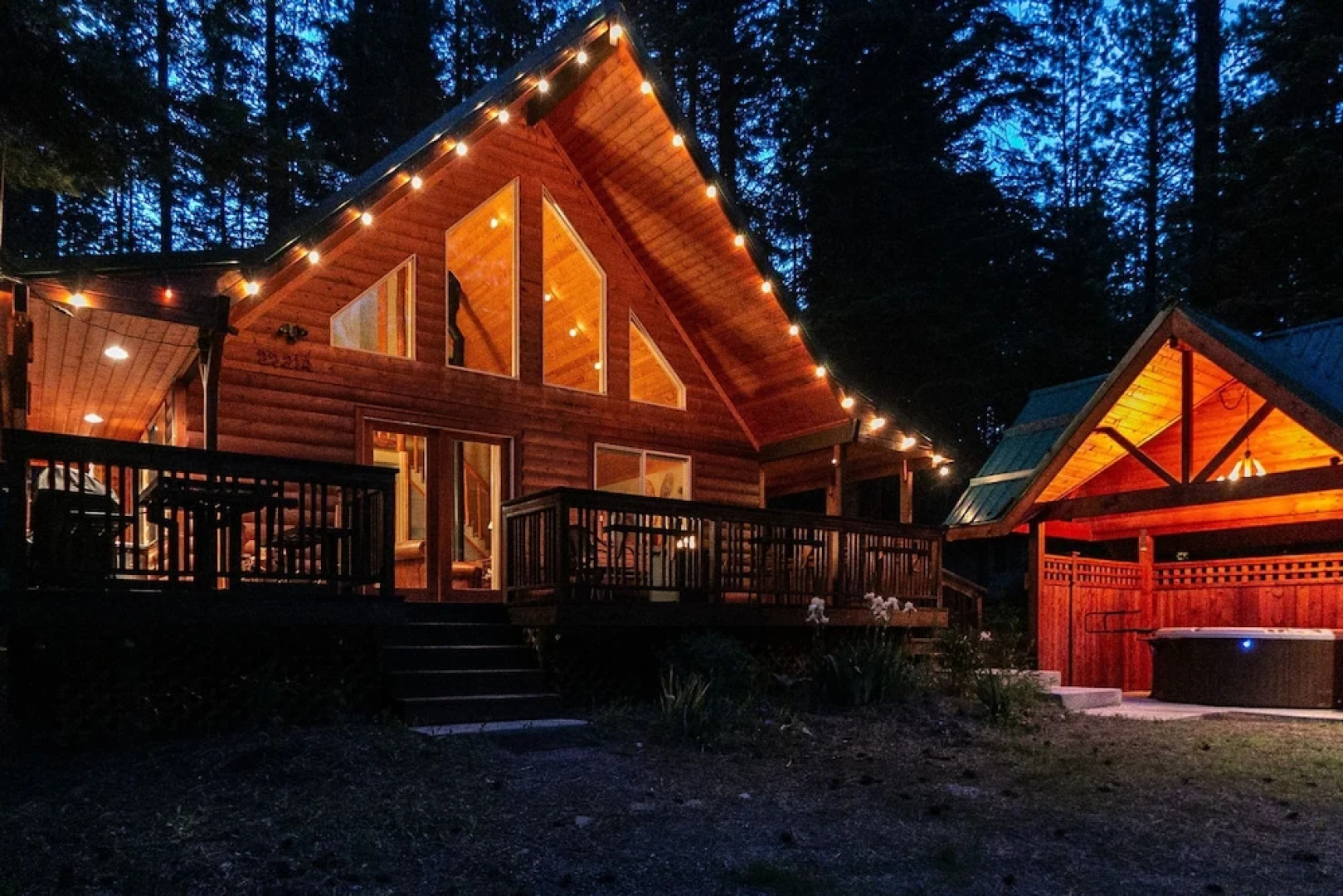 Tivoli Chalet Apartment 3 NW Comfy Cabins