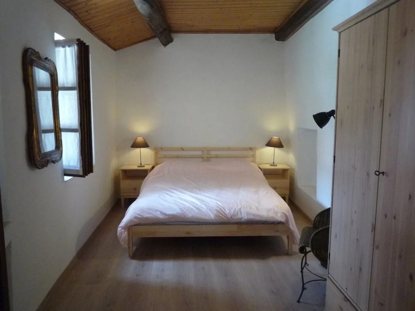 The Vigna del Parroco 2 is a House With two Apartments Located in Serralunga