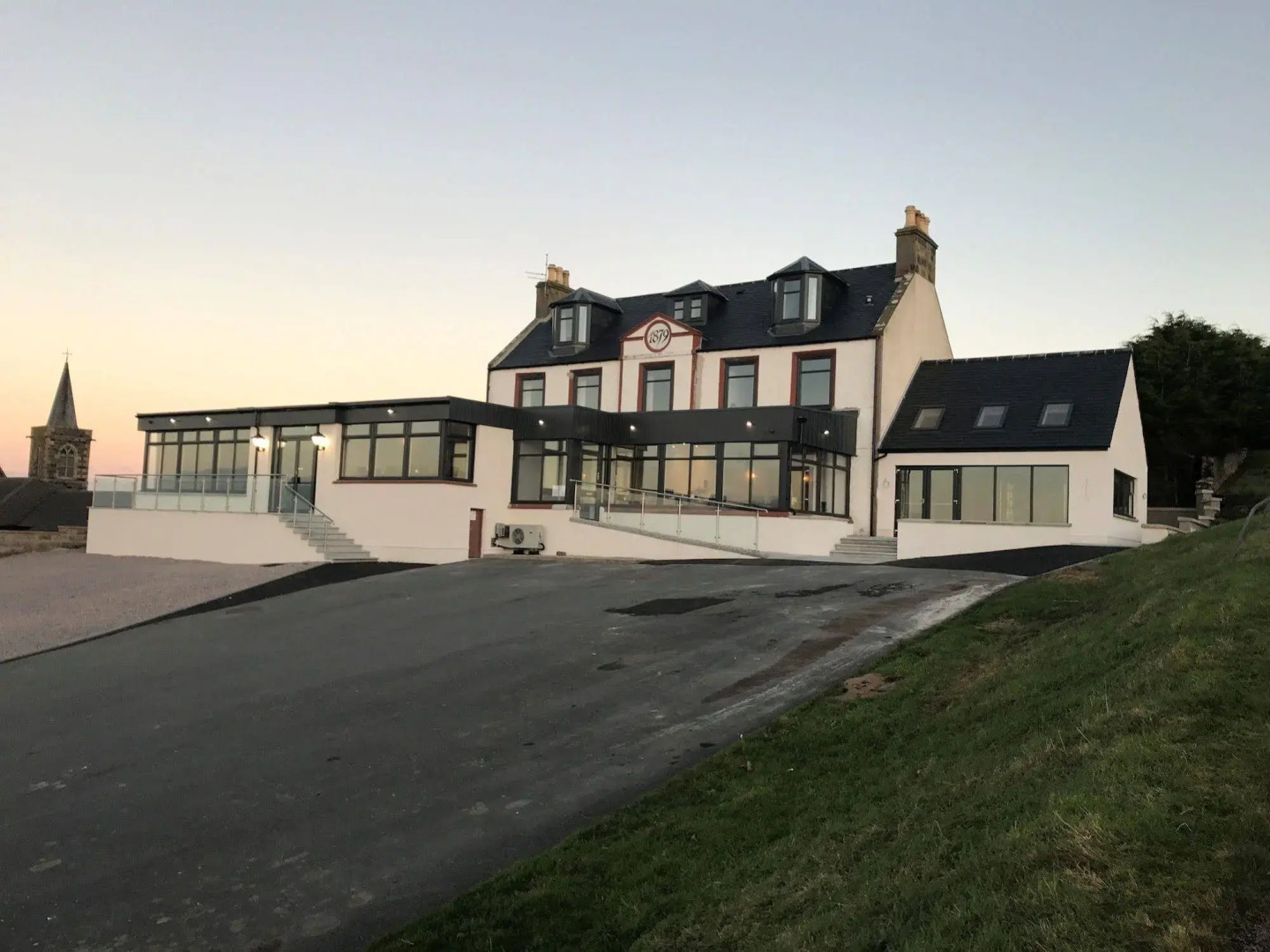 The Knowes Hotel & Restaurant