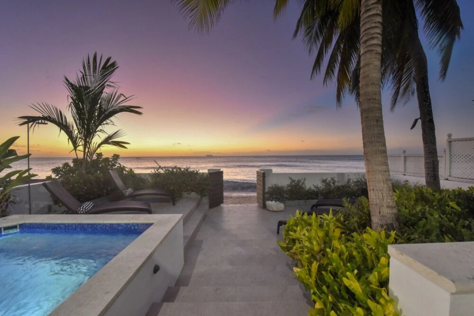 Exceptional Beachfront Living - Milord Sunsets 3 Bedroom Home by Blue Sky Luxury