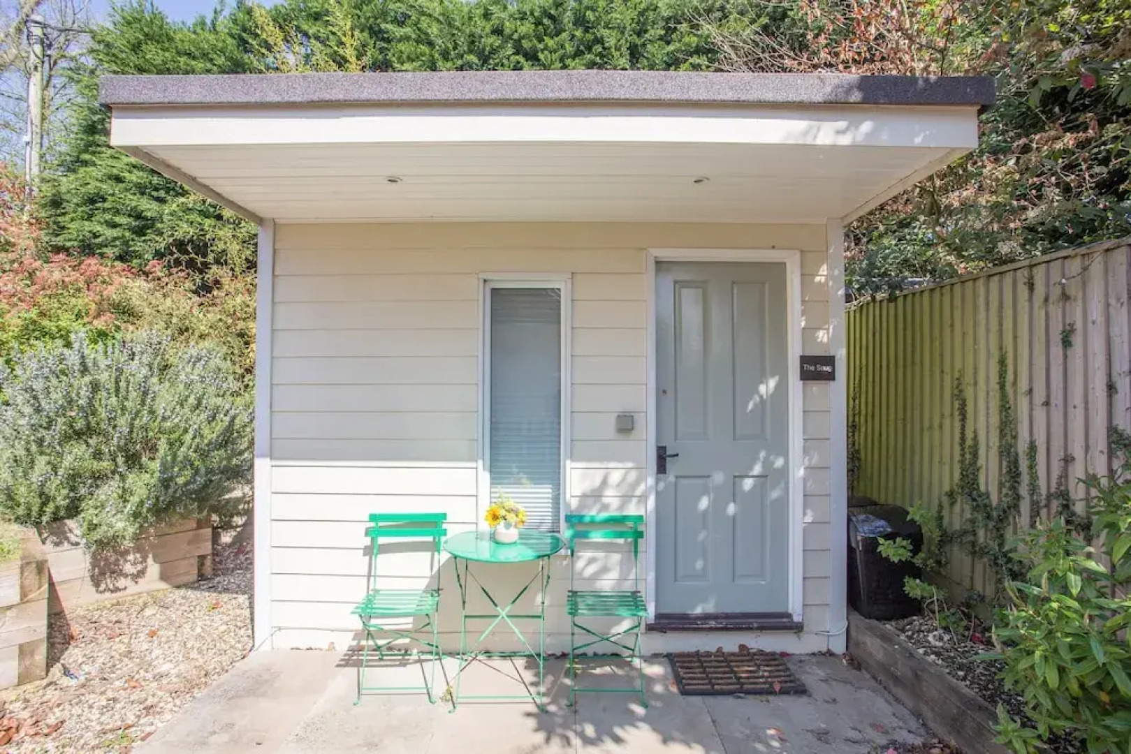 Snug with Views of the Chilterns