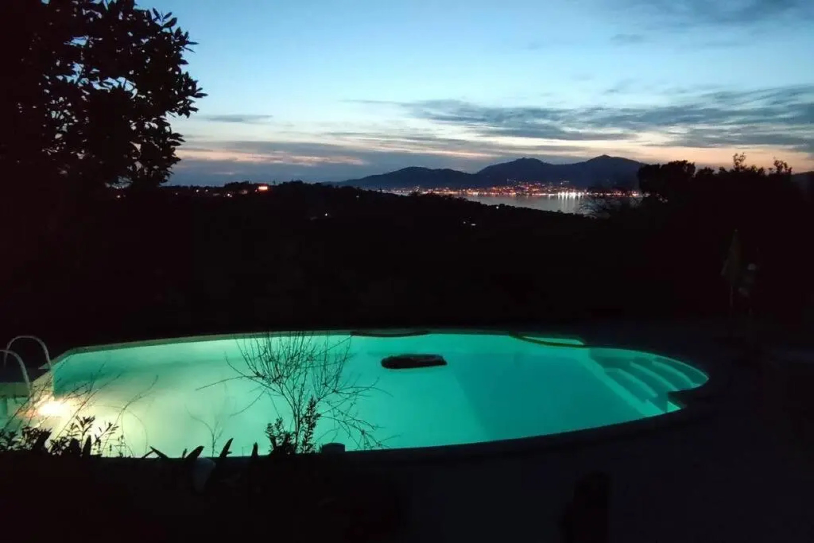 F4 a Porticcio Avec Piscine Et Vue Sur Mer