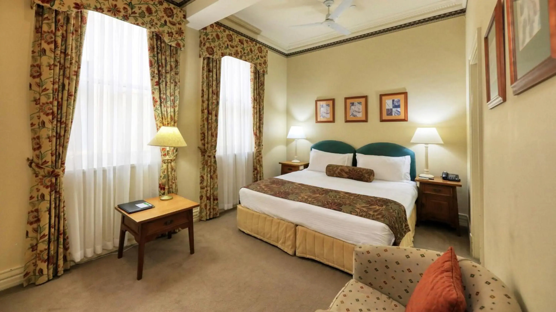 Royal Exchange Hotel