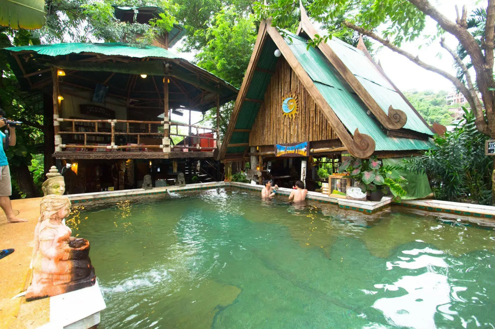 Tropical Garden Bungalow