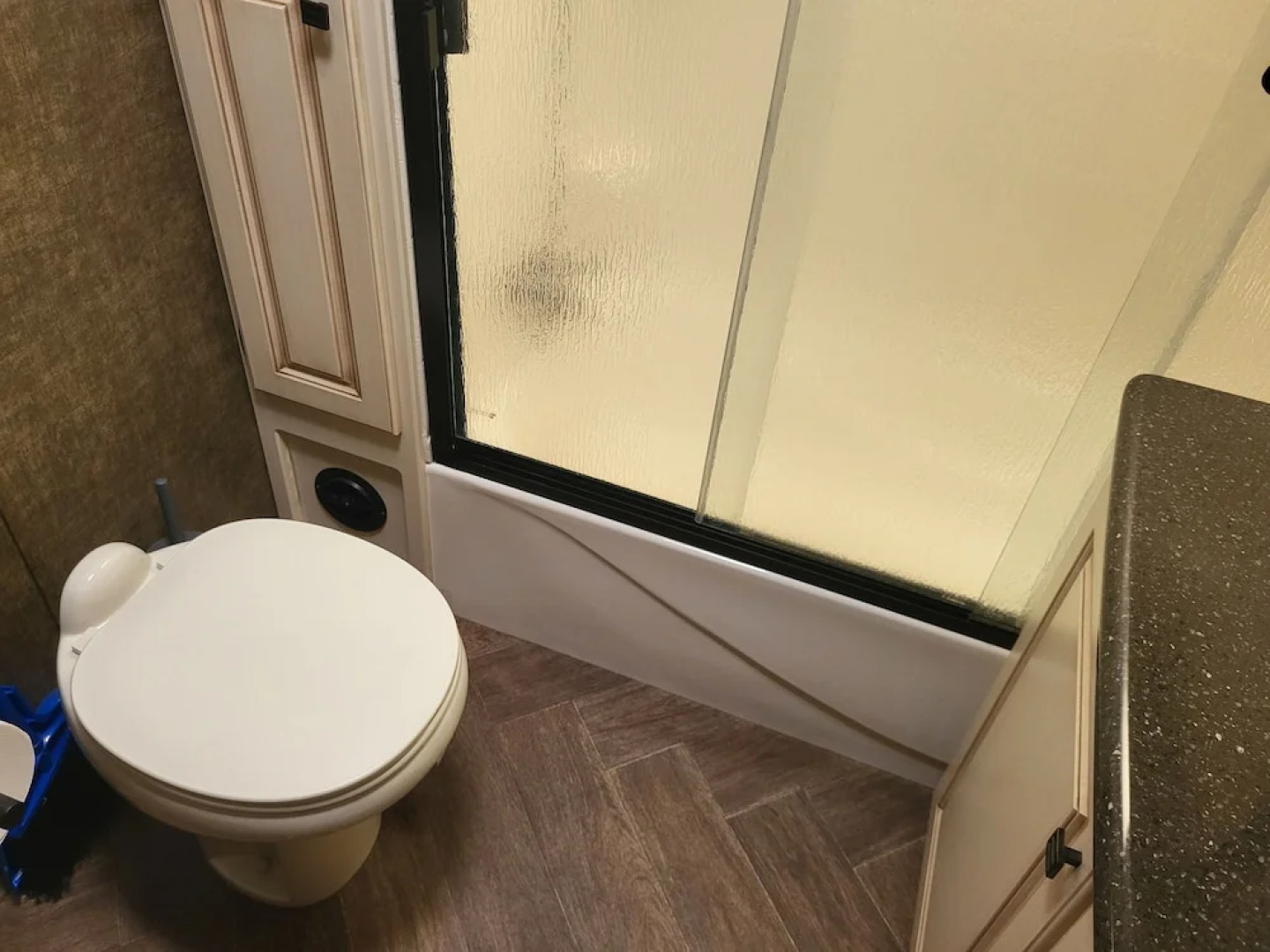 Riverbend Cottages & RV Resort