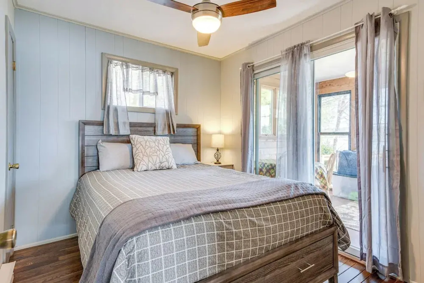 Dock & Sunroom: Waterfront Home Near Kalahari!