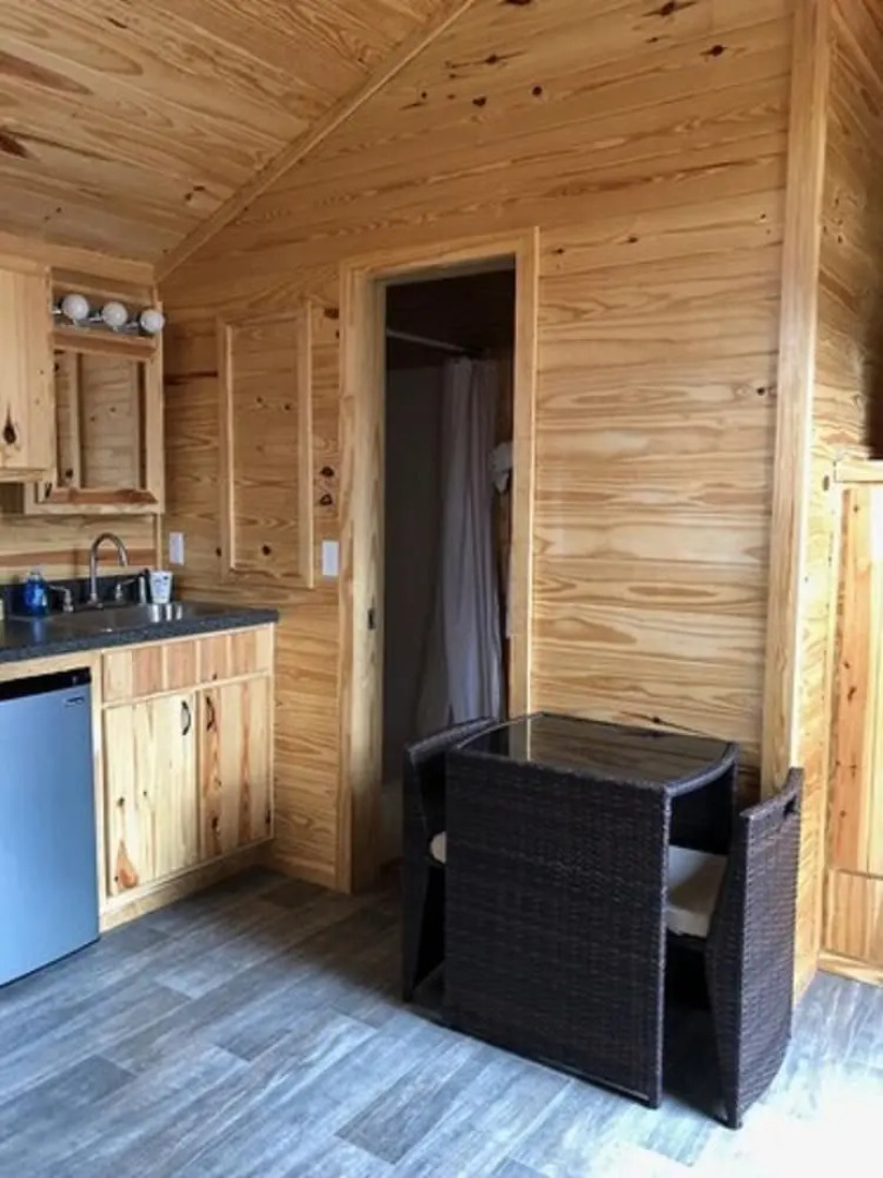 Queen's Inn By the River