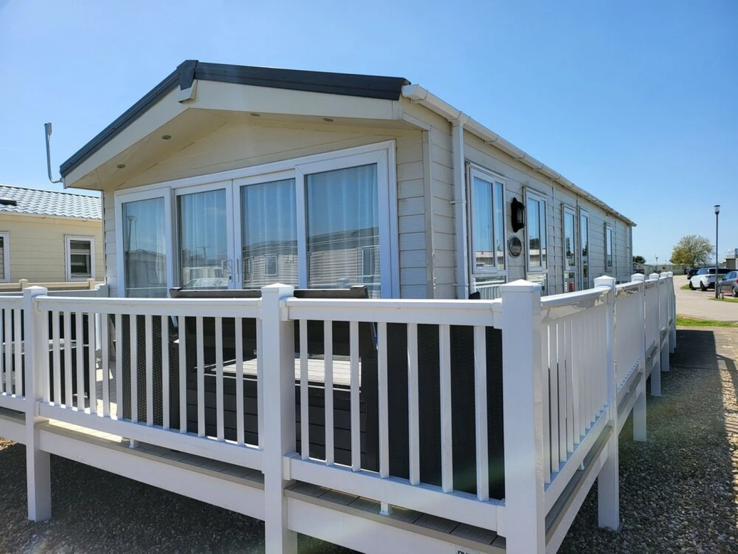 2br-sleeps6-fireplace-parking-patio-seaside