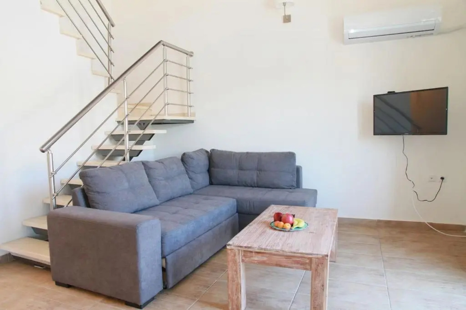 Xaradiotis House - A modern home away from home