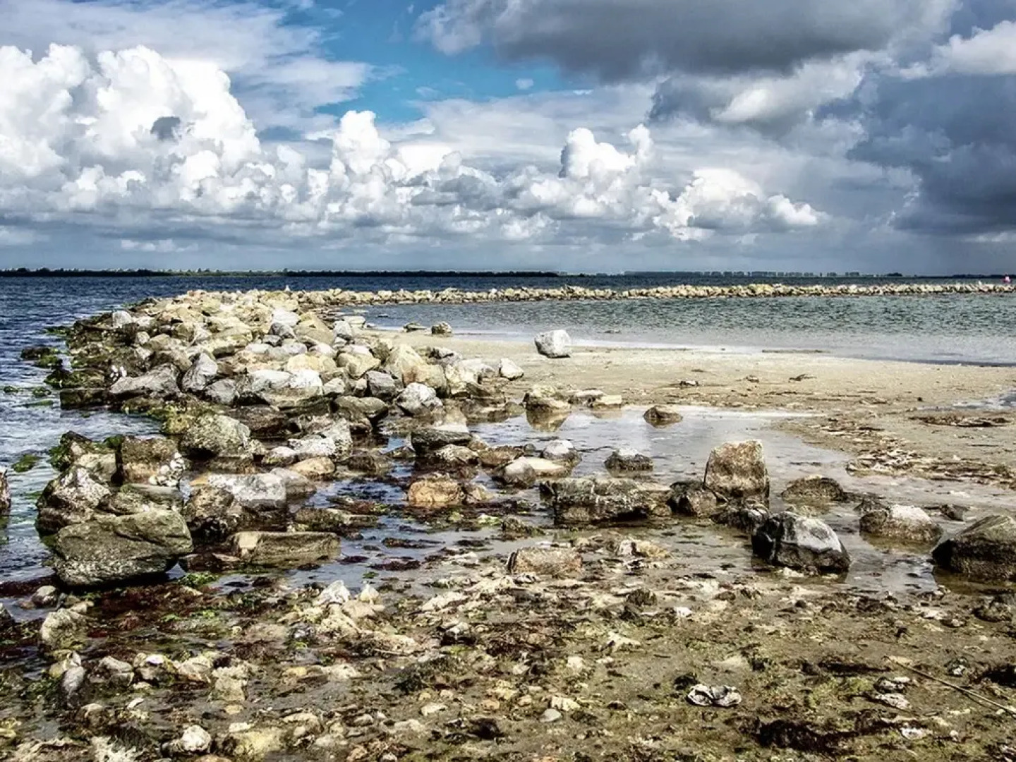 Atmospheric Holiday Home in a Quiet Location on the Outskirts of Zonnemaire