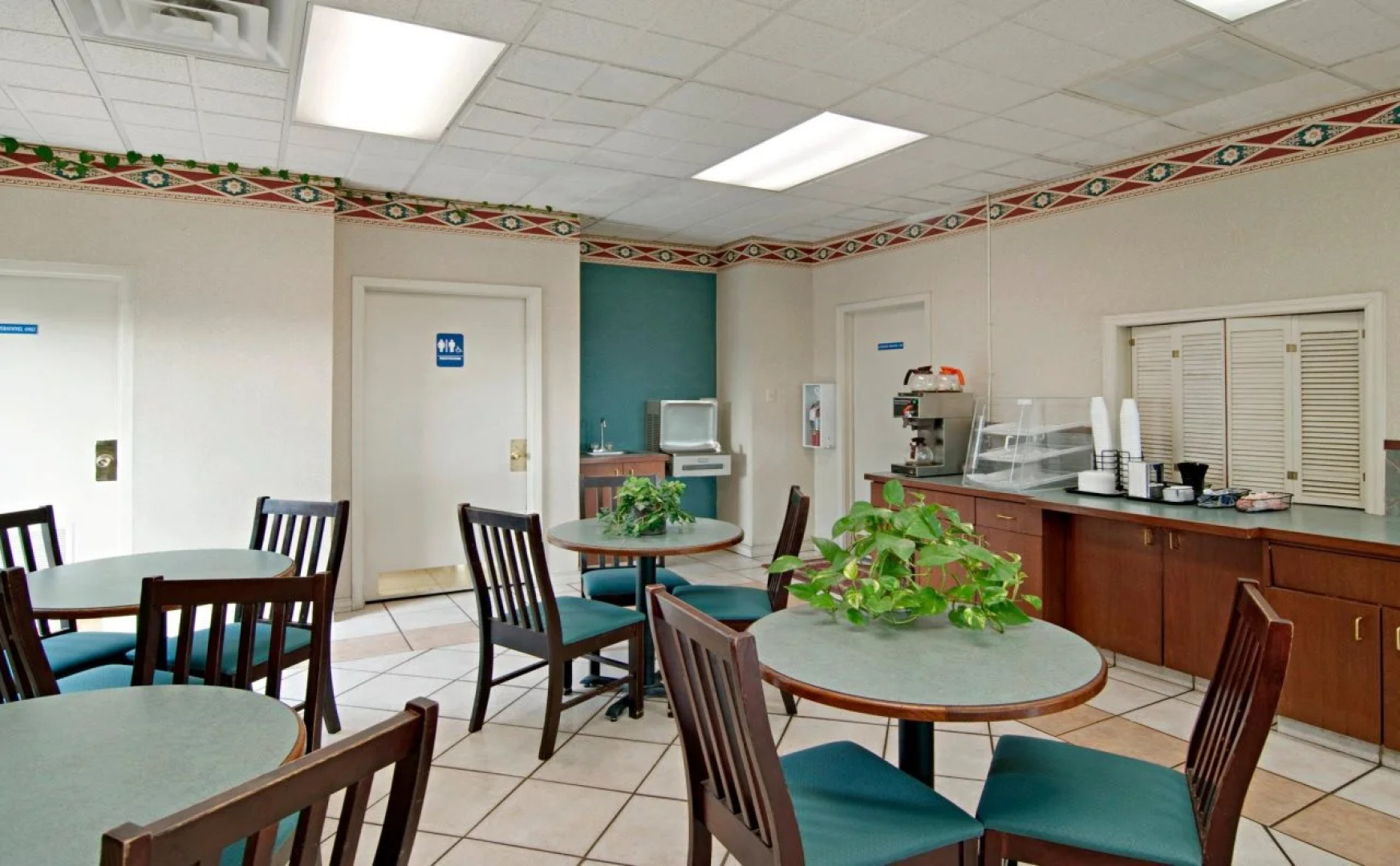 Americas Best Value Inn & Suites - Memphis Graceland