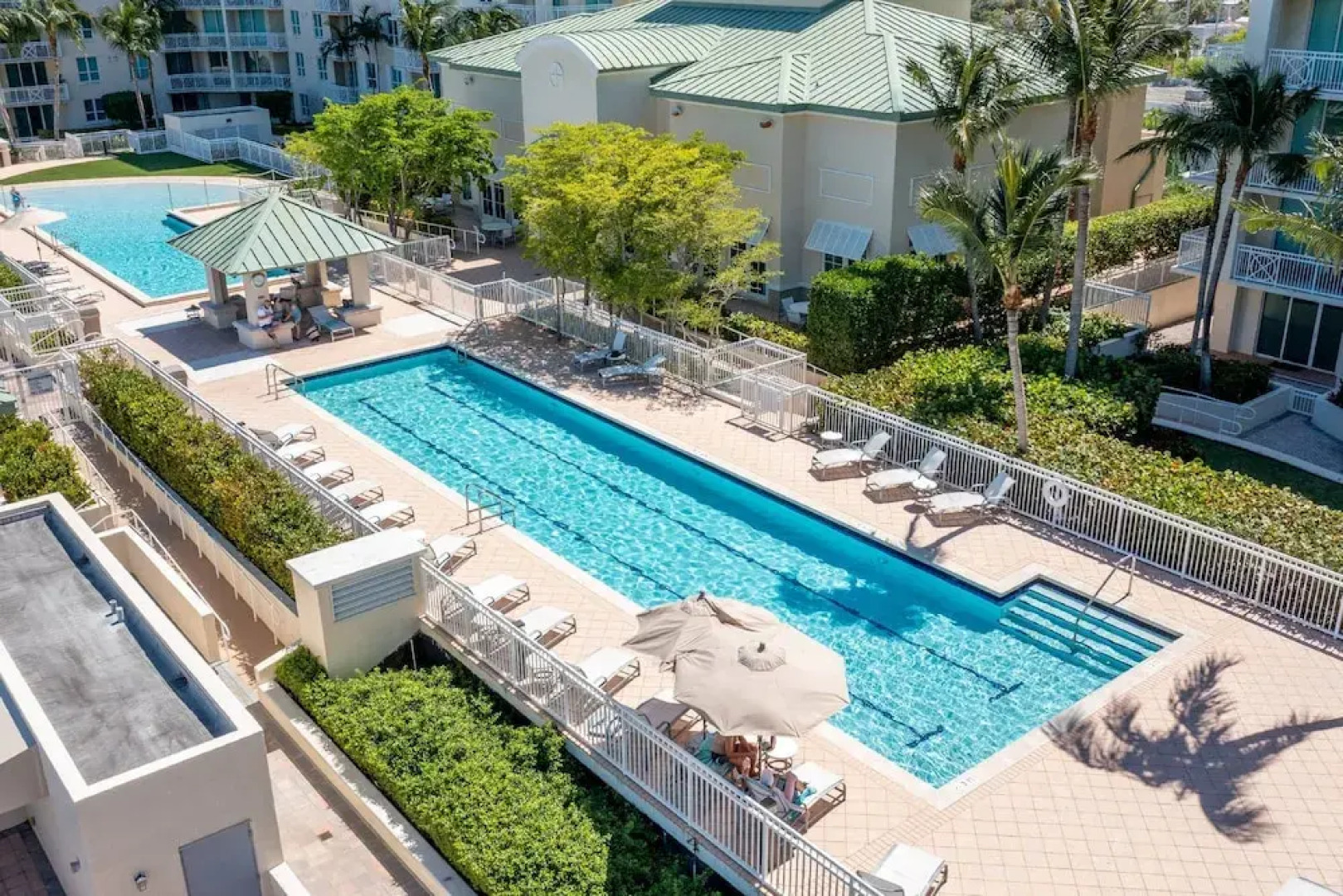 309n Sunrise Suite1 Bedroom, Pools, Jacuzzi, Beach, Shops & Dog Friendly