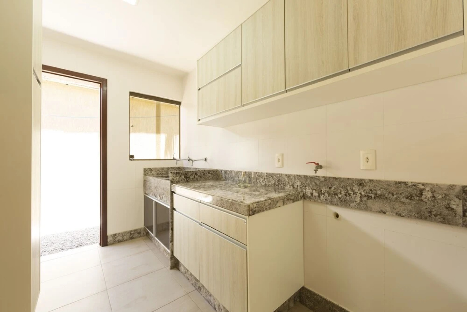 Vila com 4 Casas na Praia de Cotovelo