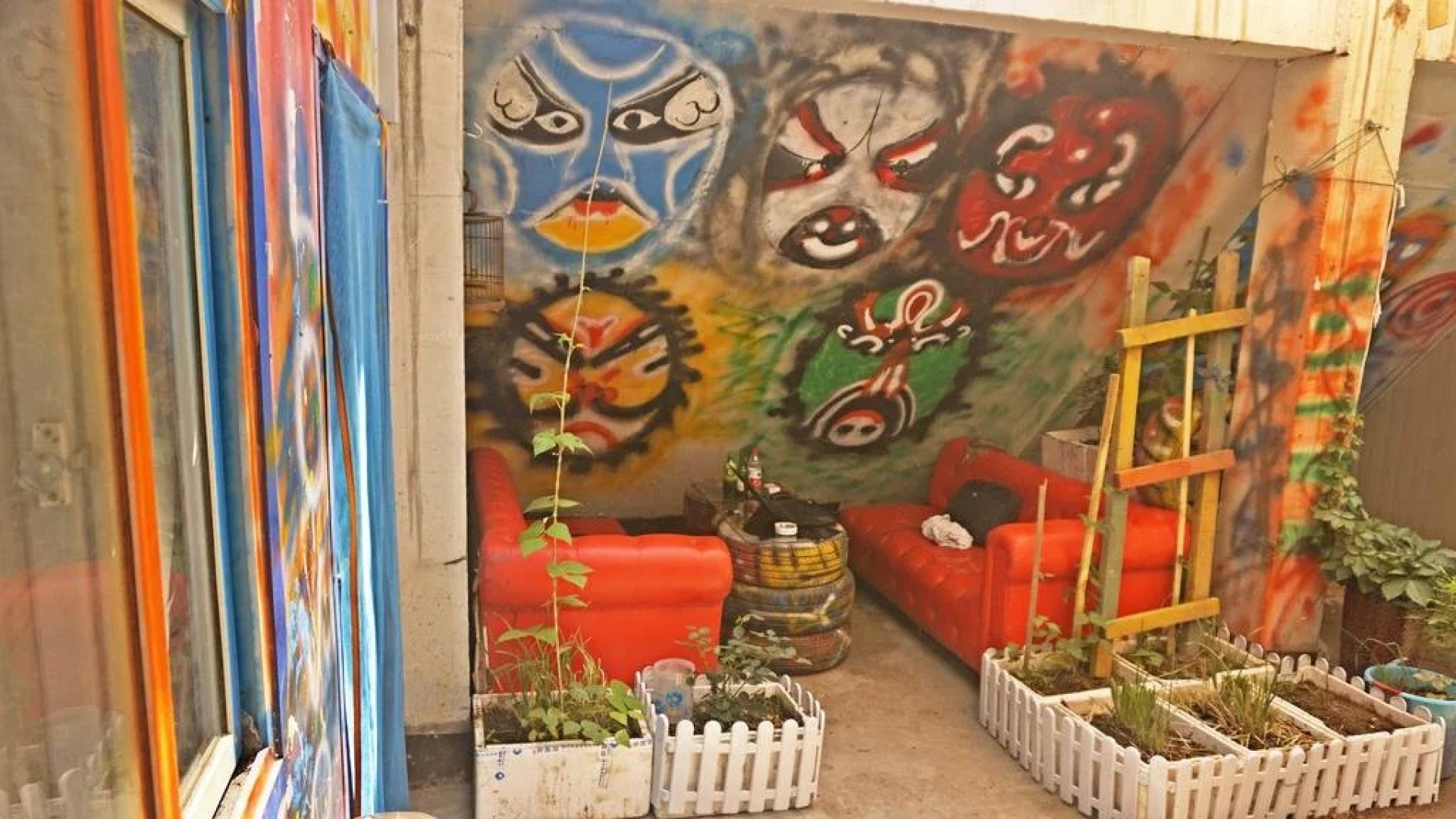 Nocturne Phoenix International Youth Hostel