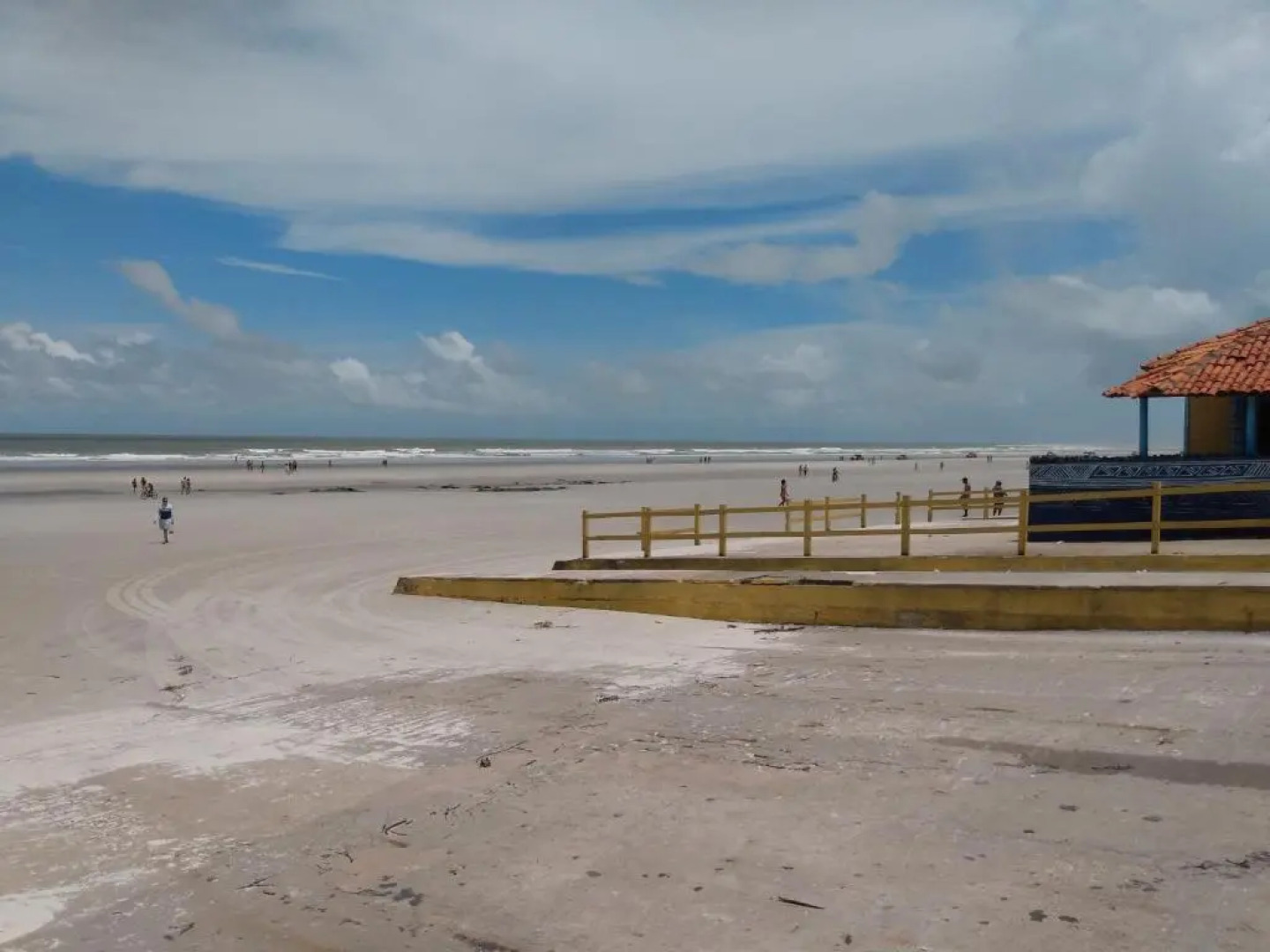 Casa com Piscina 50000 litros Área Gourmet 3 Suites no Destacado, Bairro mais Nobre de Salinas