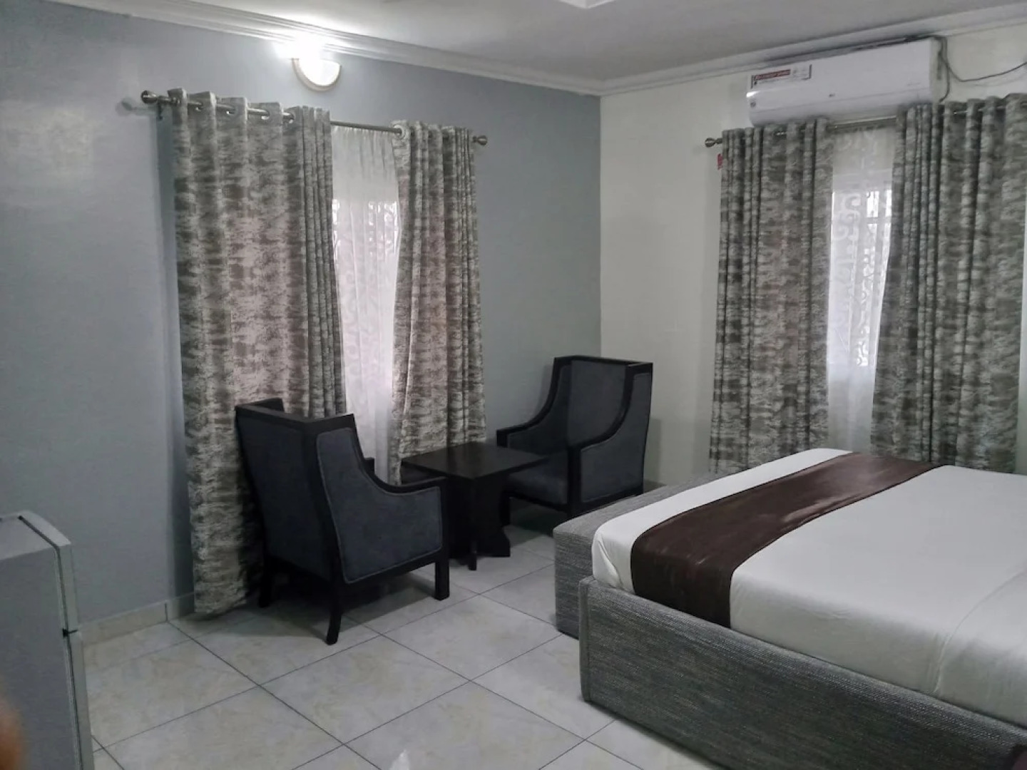 Blooms Spot Hotel and Apartment