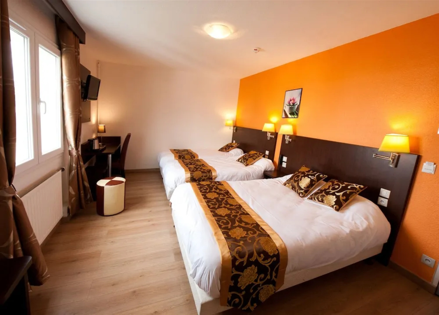 Hotel Milton (ex Gis Hotel)