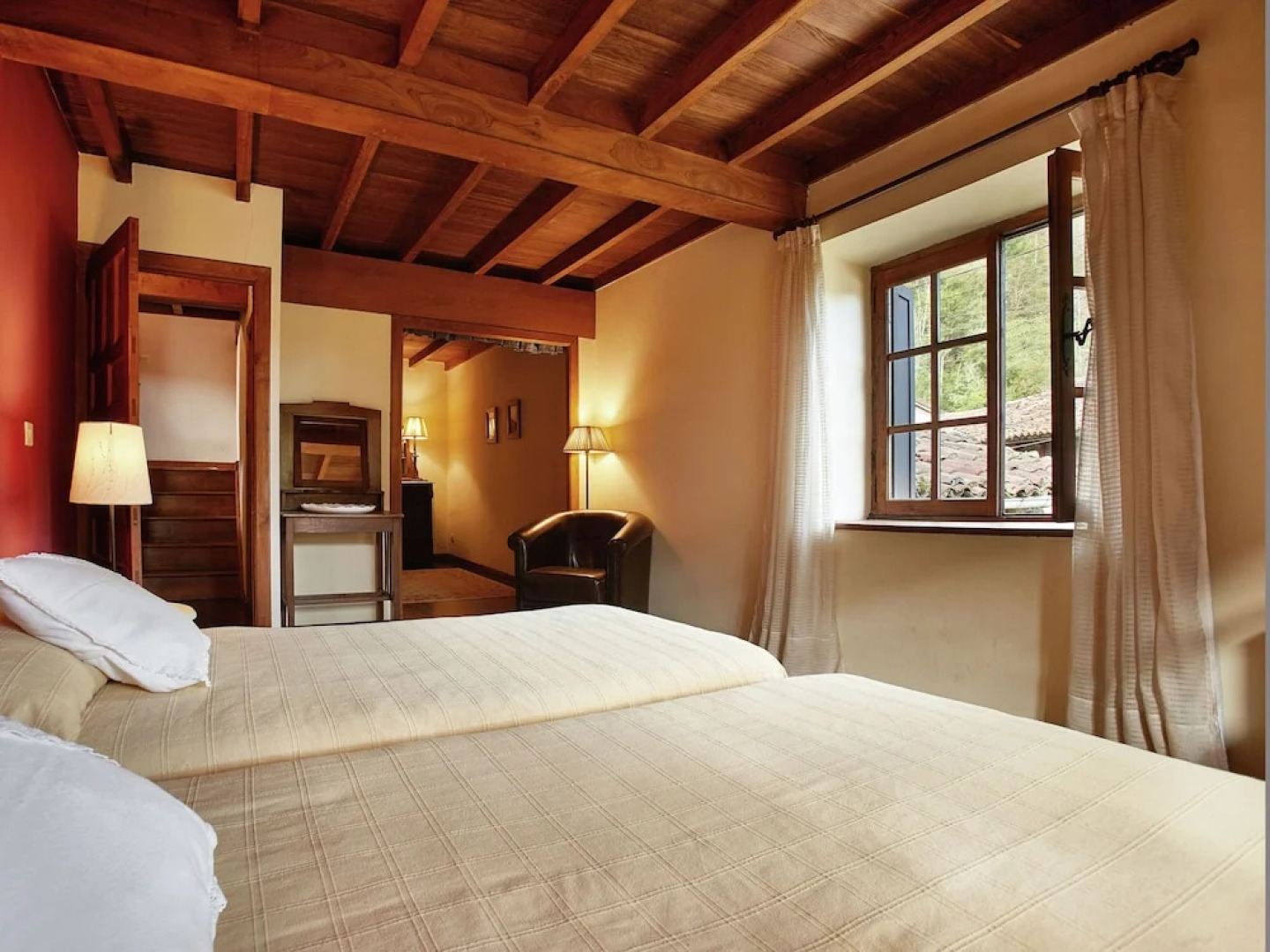 Beautiful Country House With Stunning Views of the Mountains of Asturias