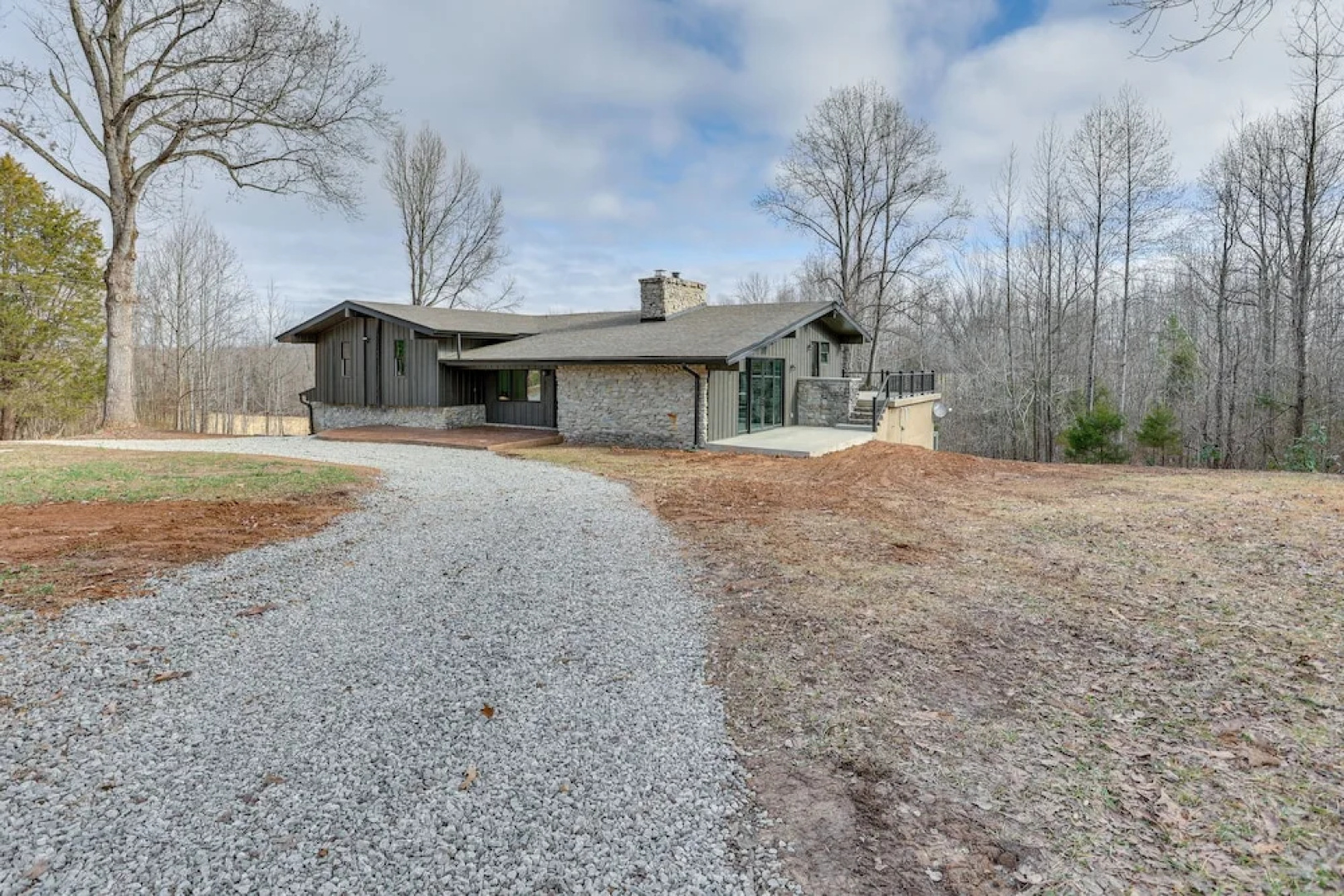 'the Duck Farm' Sugar Tree Hideaway w/ Yard!