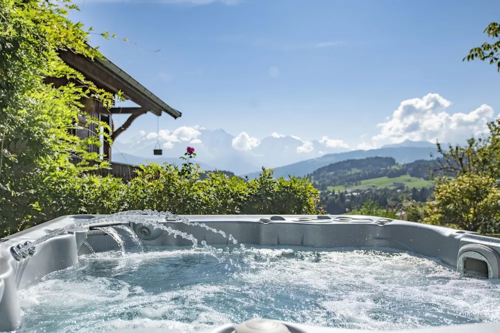 Chalet Les Cerises - OVO Network