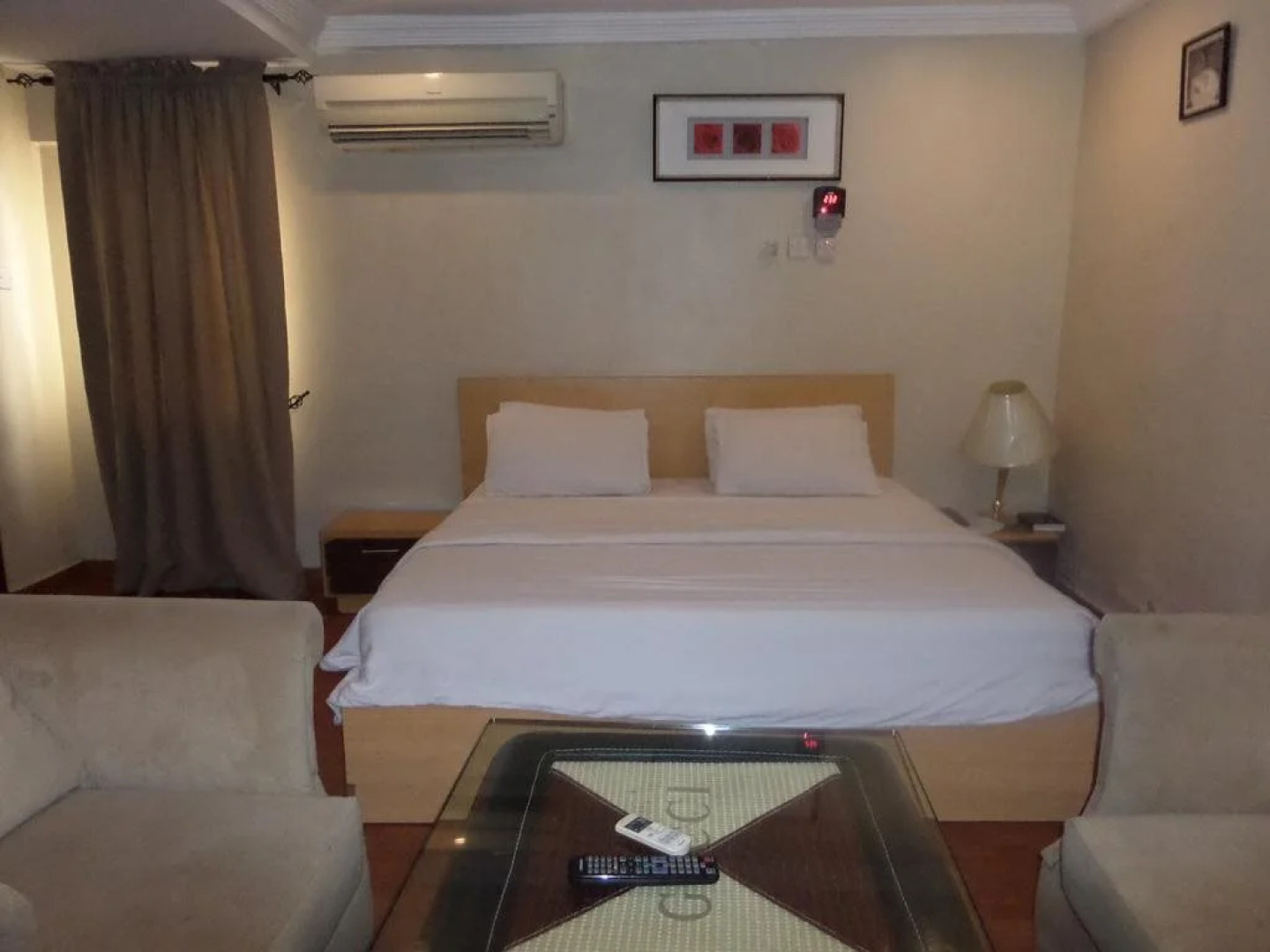 Noahs ark hotel and suites