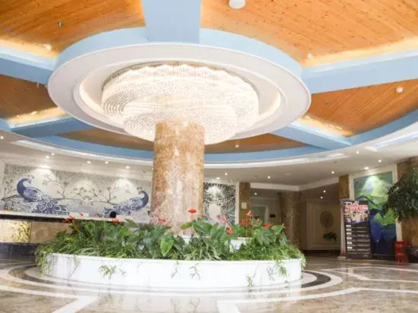 Tuwo Colorful City Garden Resort