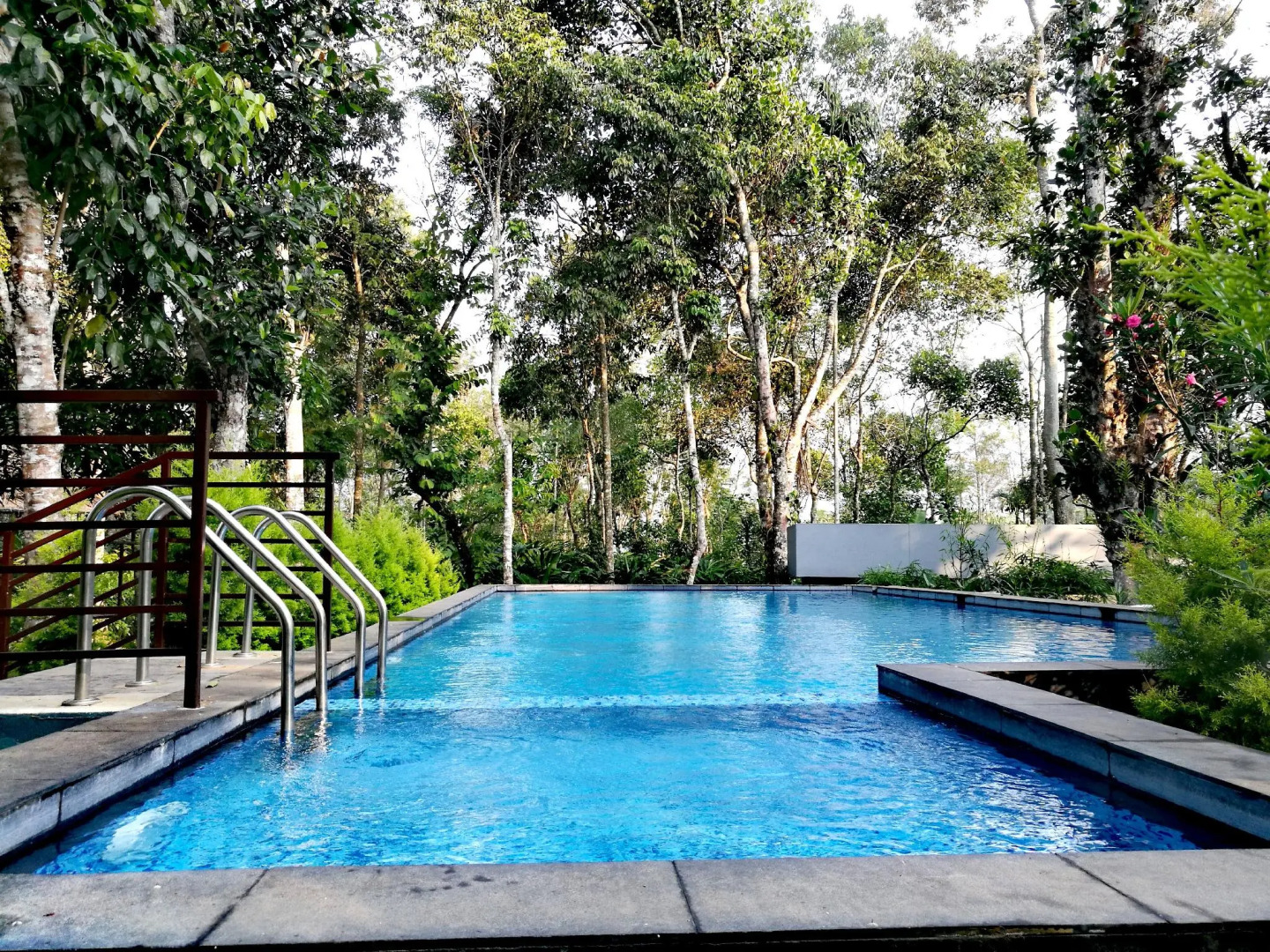 The Mountain Courtyard Thekady