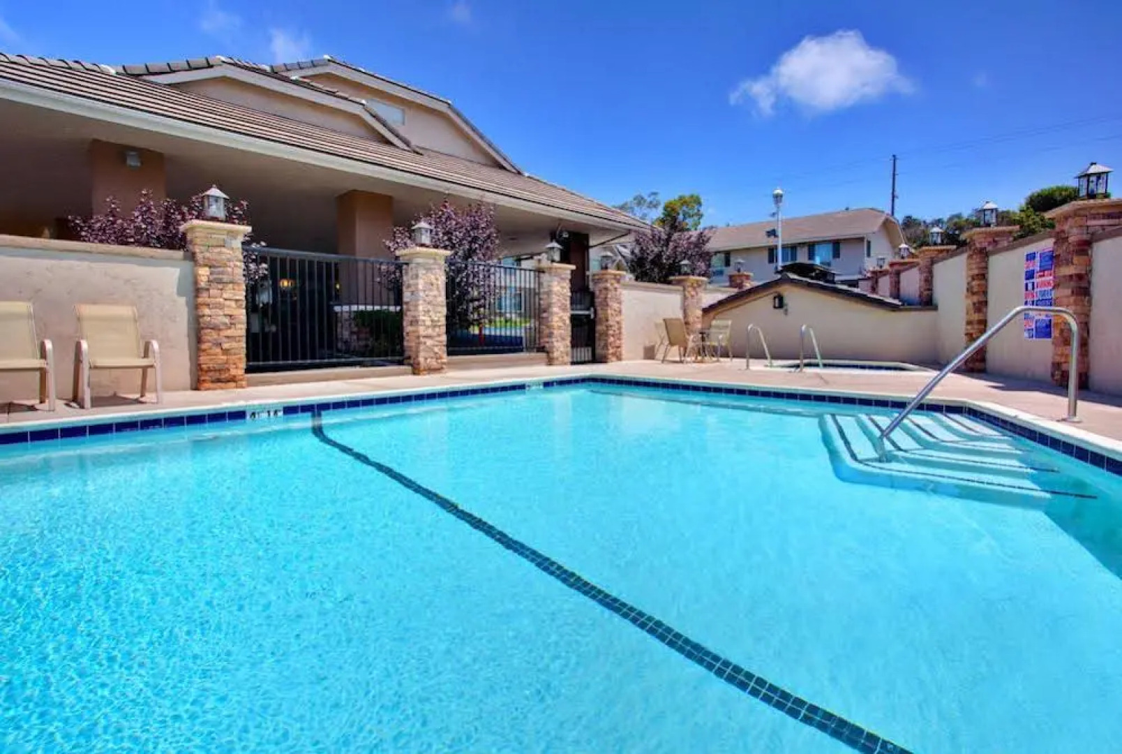 Holiday Inn Express Encinitas Cardiff Beach Area