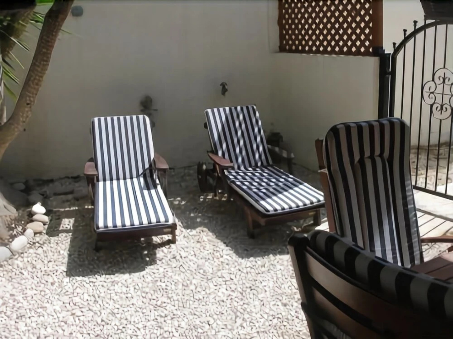 Mel & Bills Paradise Block