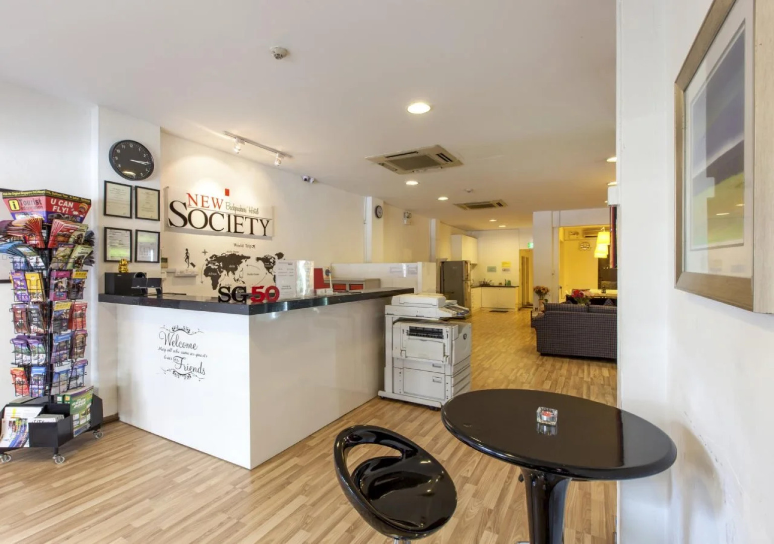 New Society Backpackers Hotel - Hostel