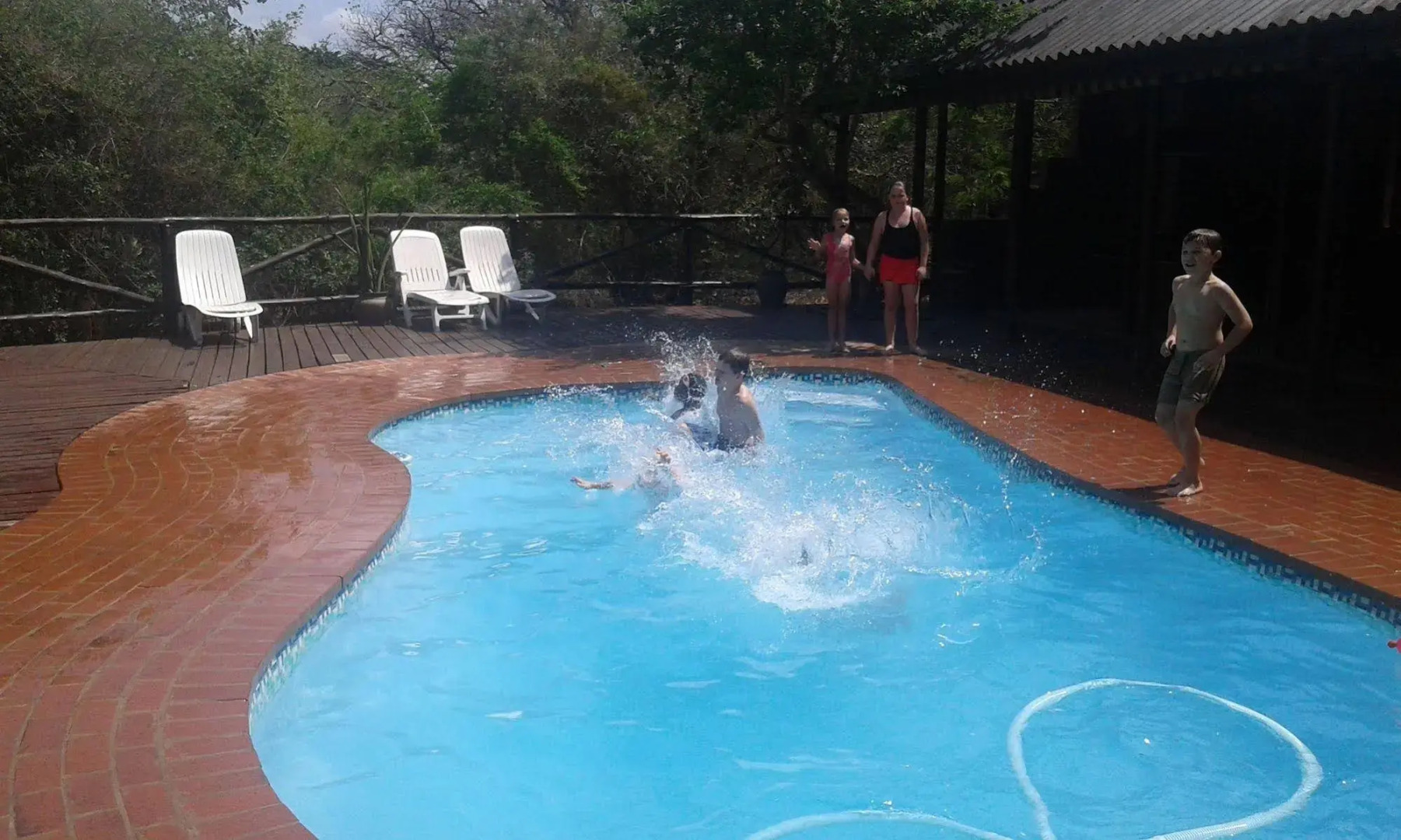 Isinkwe Backpackers Bushcamp