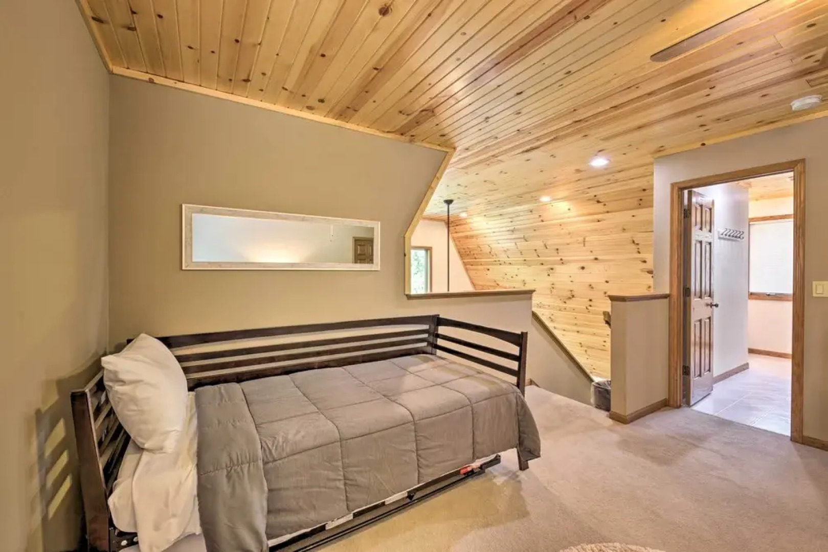 Rock River Waterfront Cabin: Dock & Game Room!