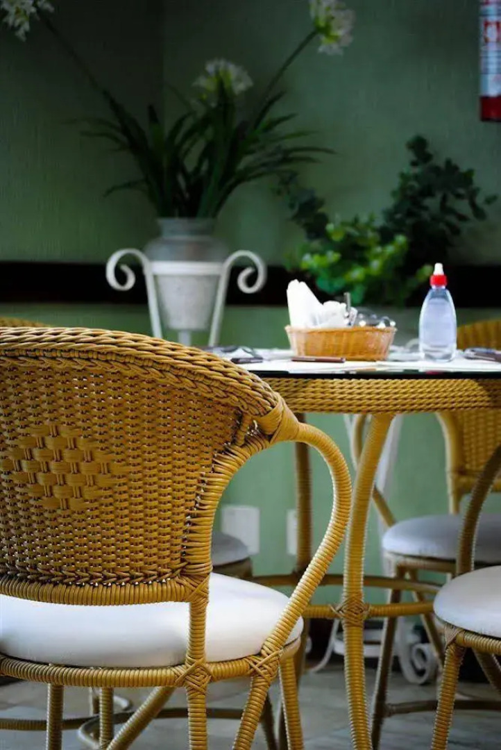 Cezanne Plaza Apart Hotel