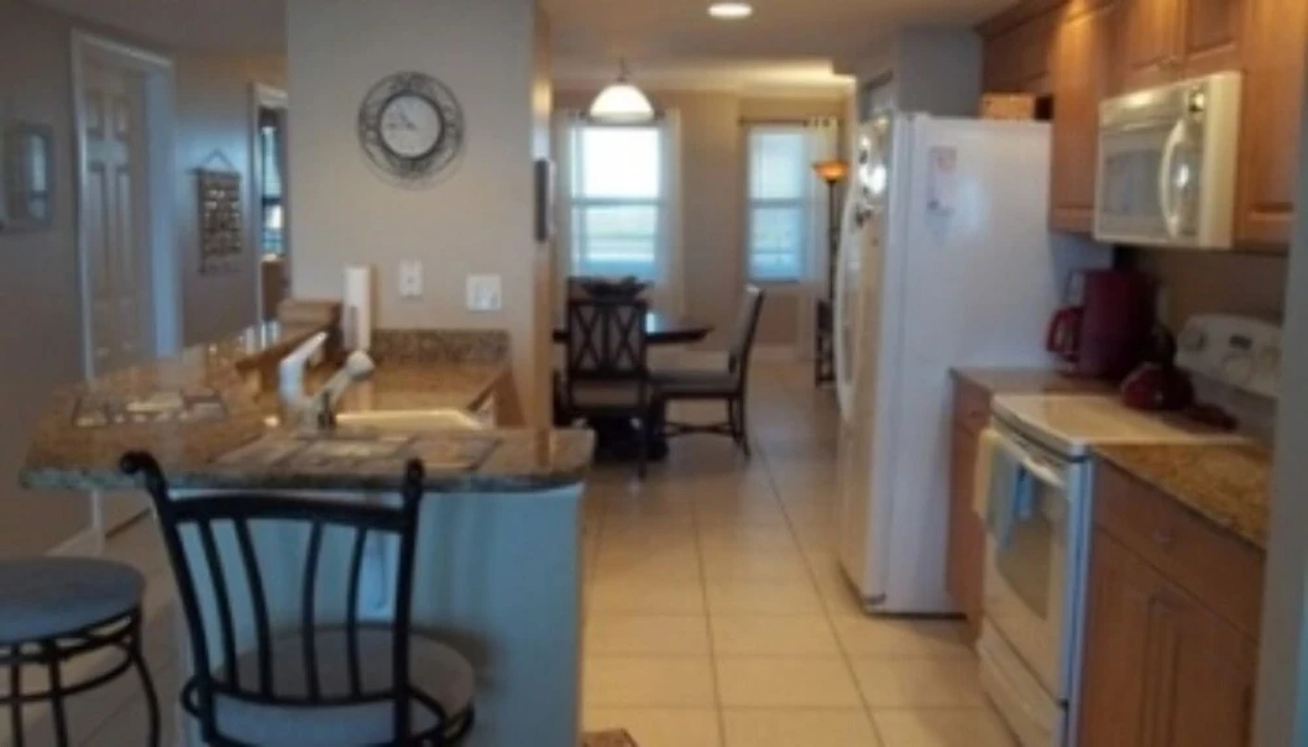 Great ocean views - 2 BR 2 BA - Di Mucci Twin Towers 1207