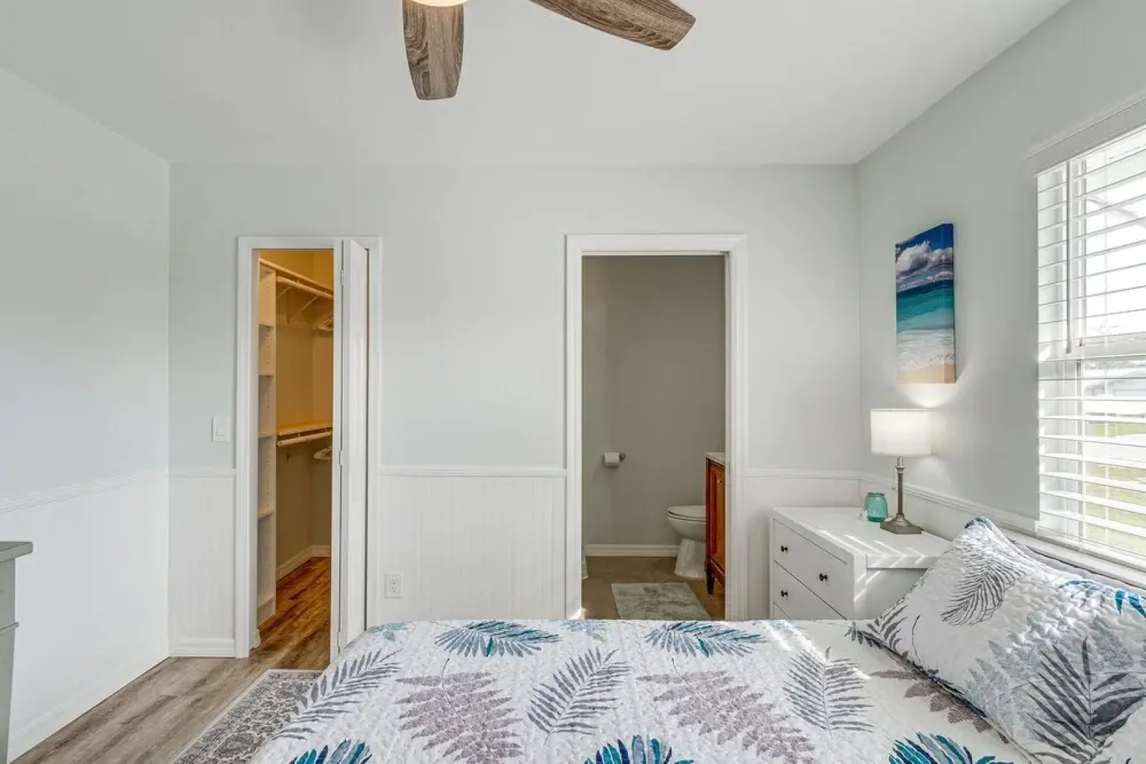 Stylish Bokeelia Home: Deck & Outdoor Dining Area!