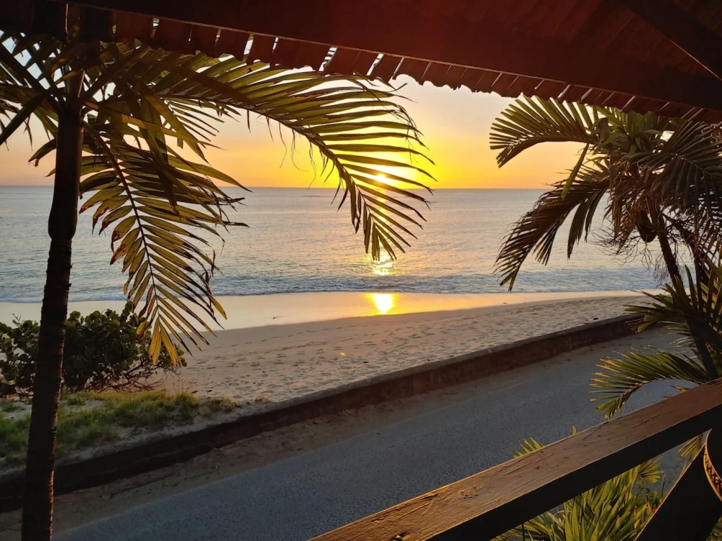 Orrie's Beach Bar Hotel