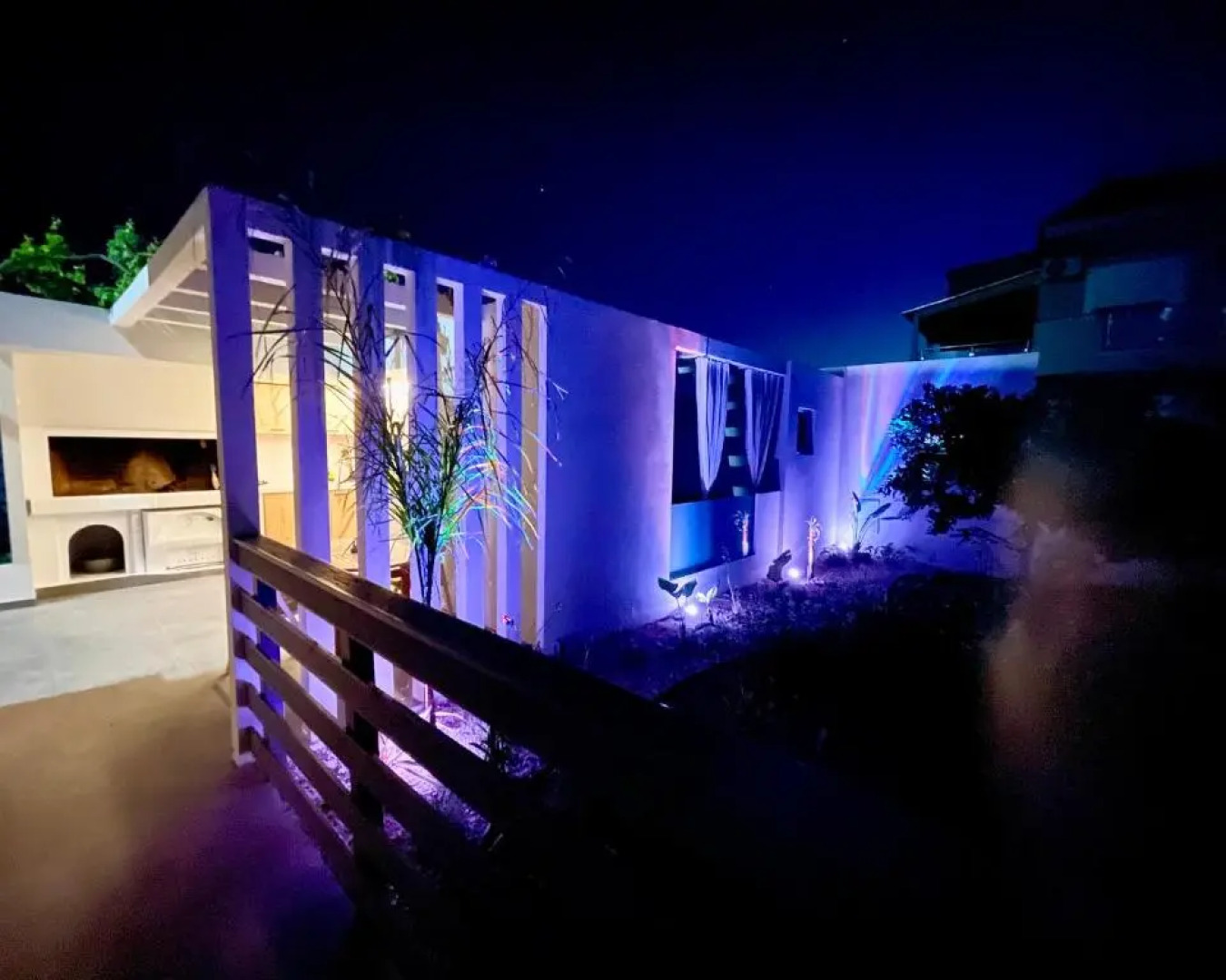 White House Kokas Luxury Apartments