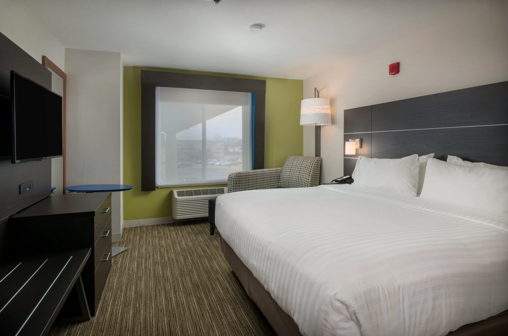 Holiday Inn Express & Suites Lawrence by IHG