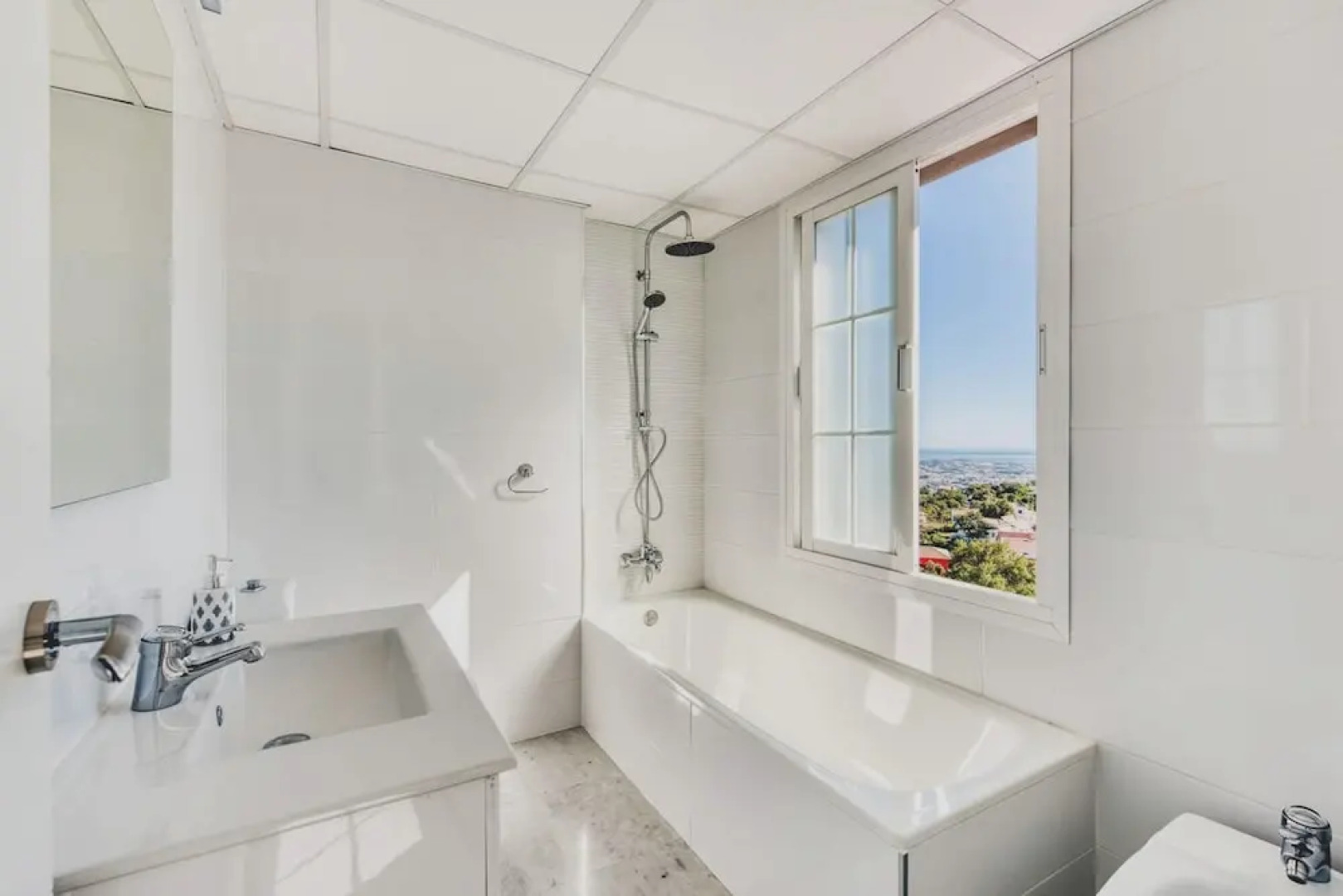 House with 3 Bedrooms in Ojén, with Wonderful Sea View, Pool Access, Furnished Terrace - 7 Km From the Beach