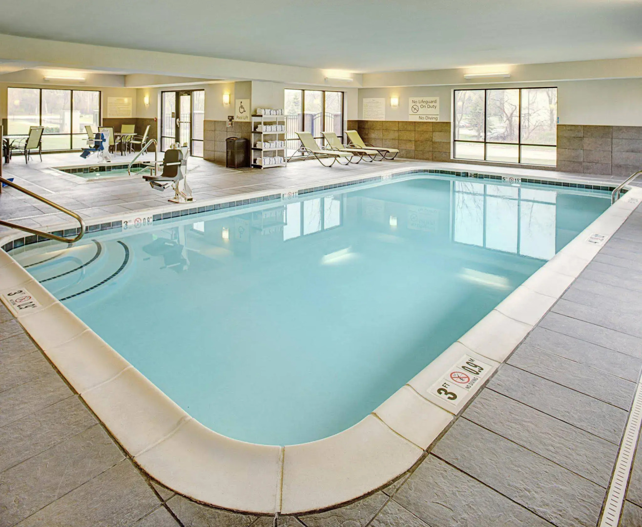 Hampton Inn & Suites Lansing West