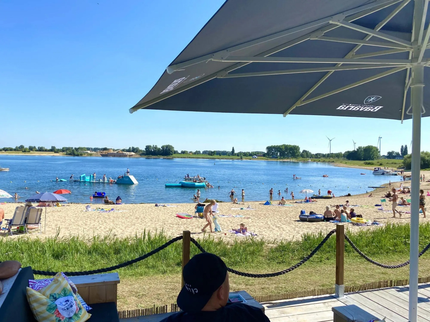 Wellness chalet with a sauna, in a holiday park directly on a recreational lake