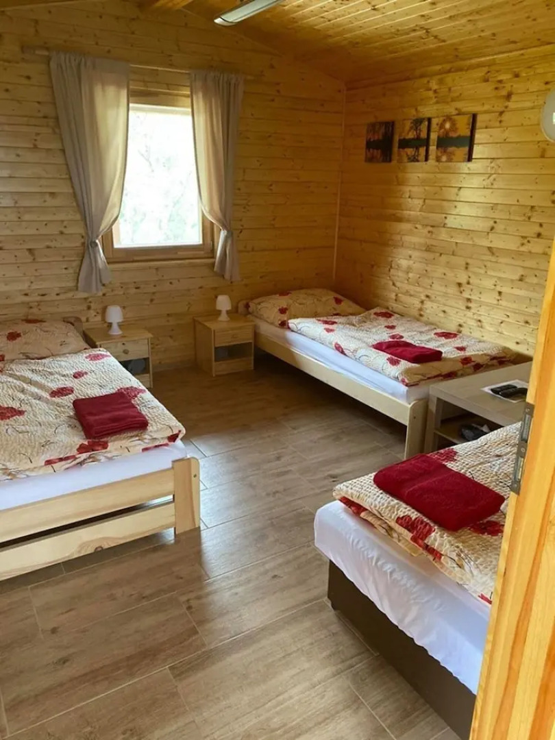 Chata pri Jazere 1 - Lake Side Cottage