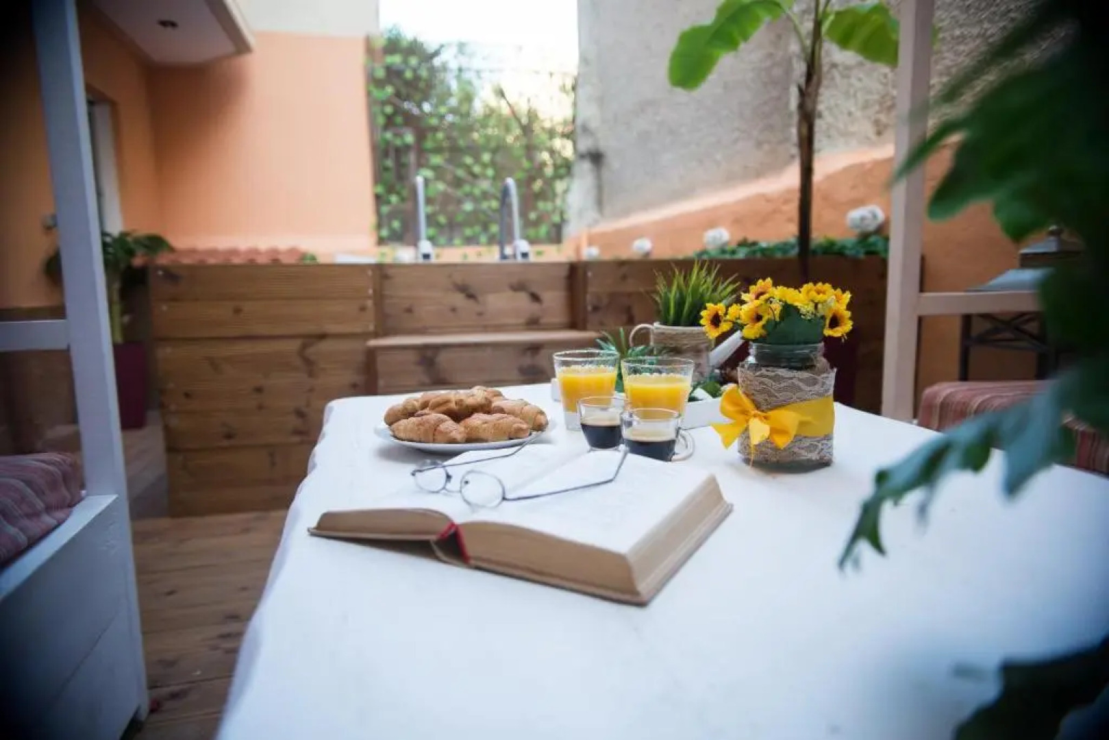 ChrisAndro Apartments