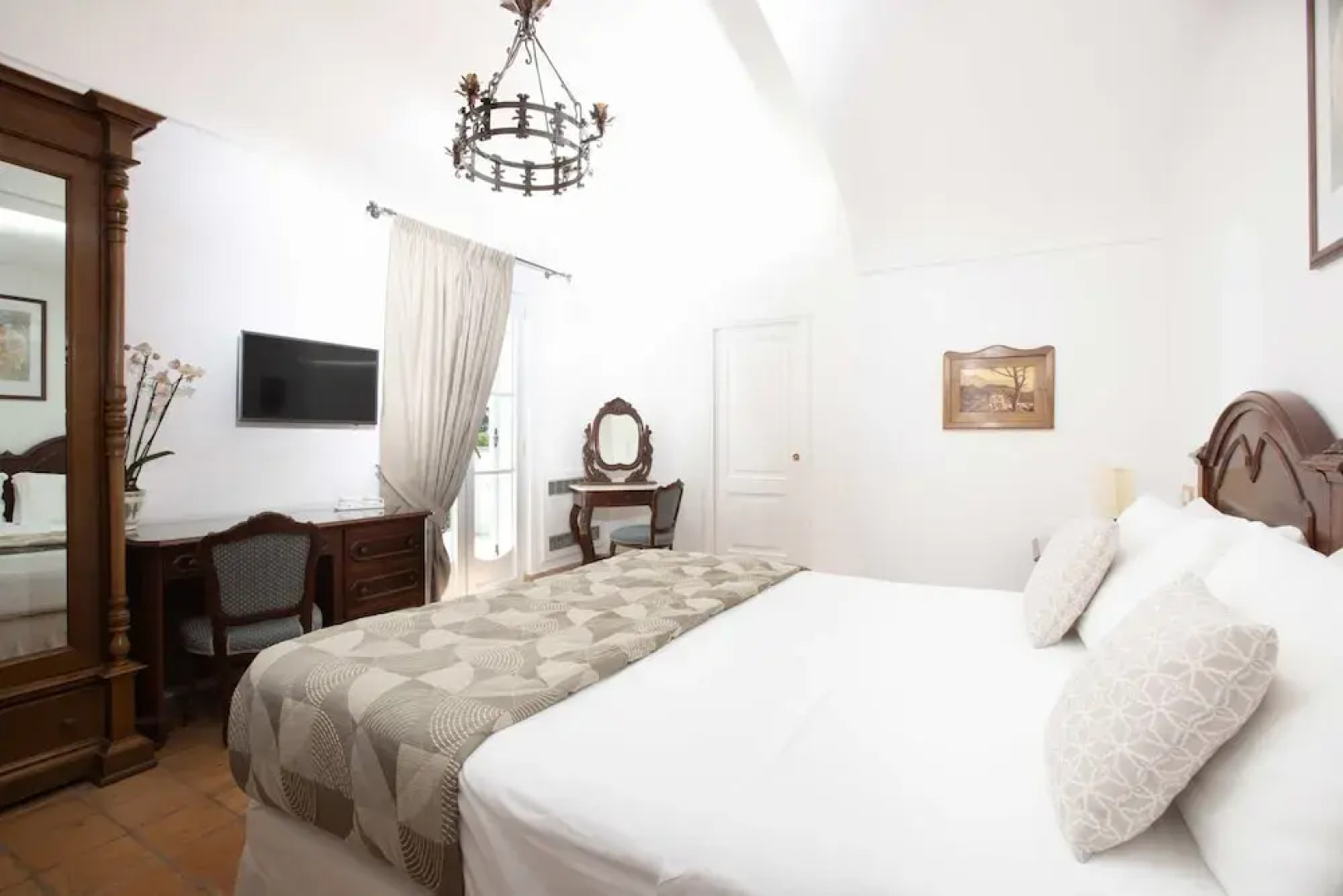 Elegant Sorrento Coast Villa with Pool and Tennis Court