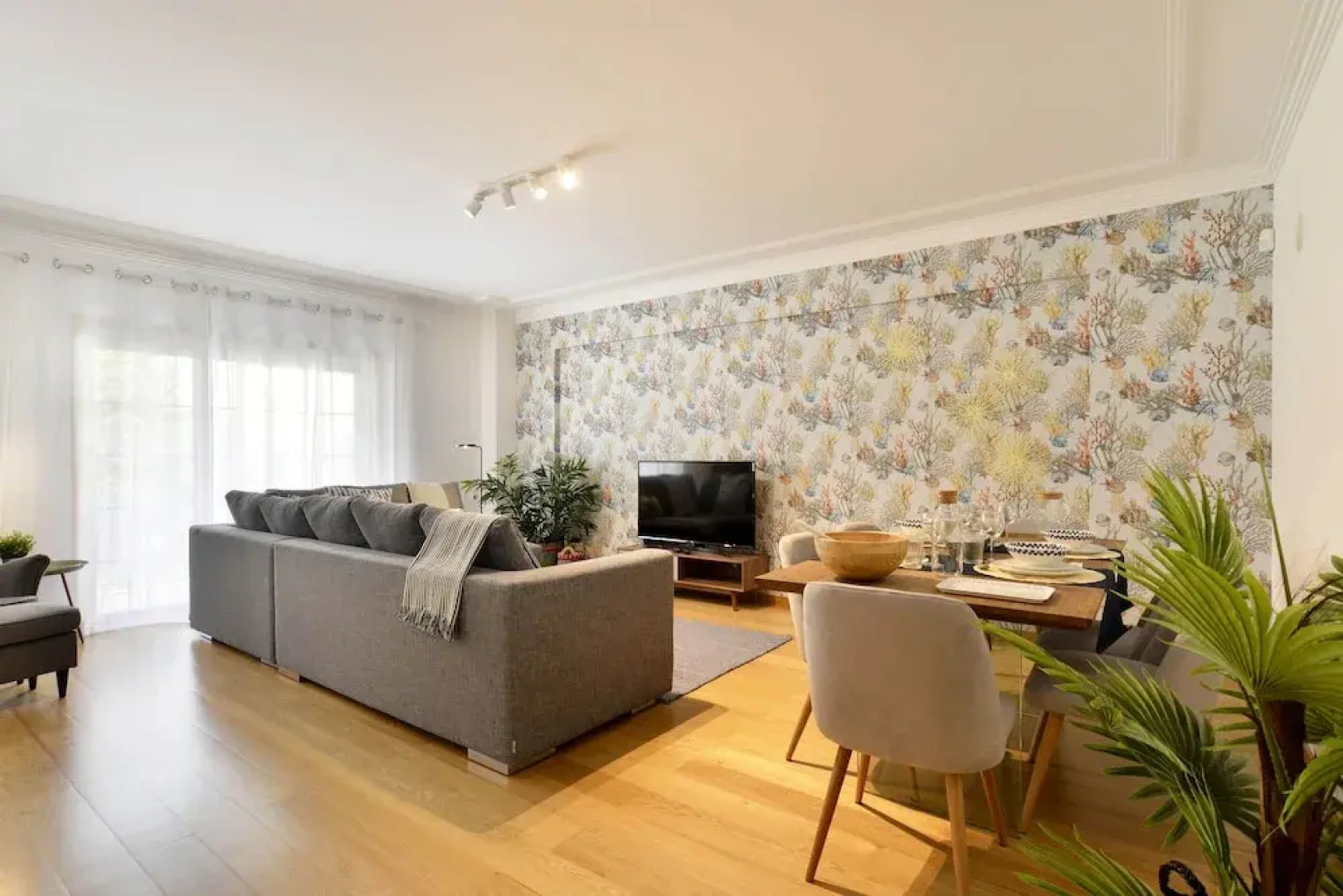 Gorgeous Beach Flat