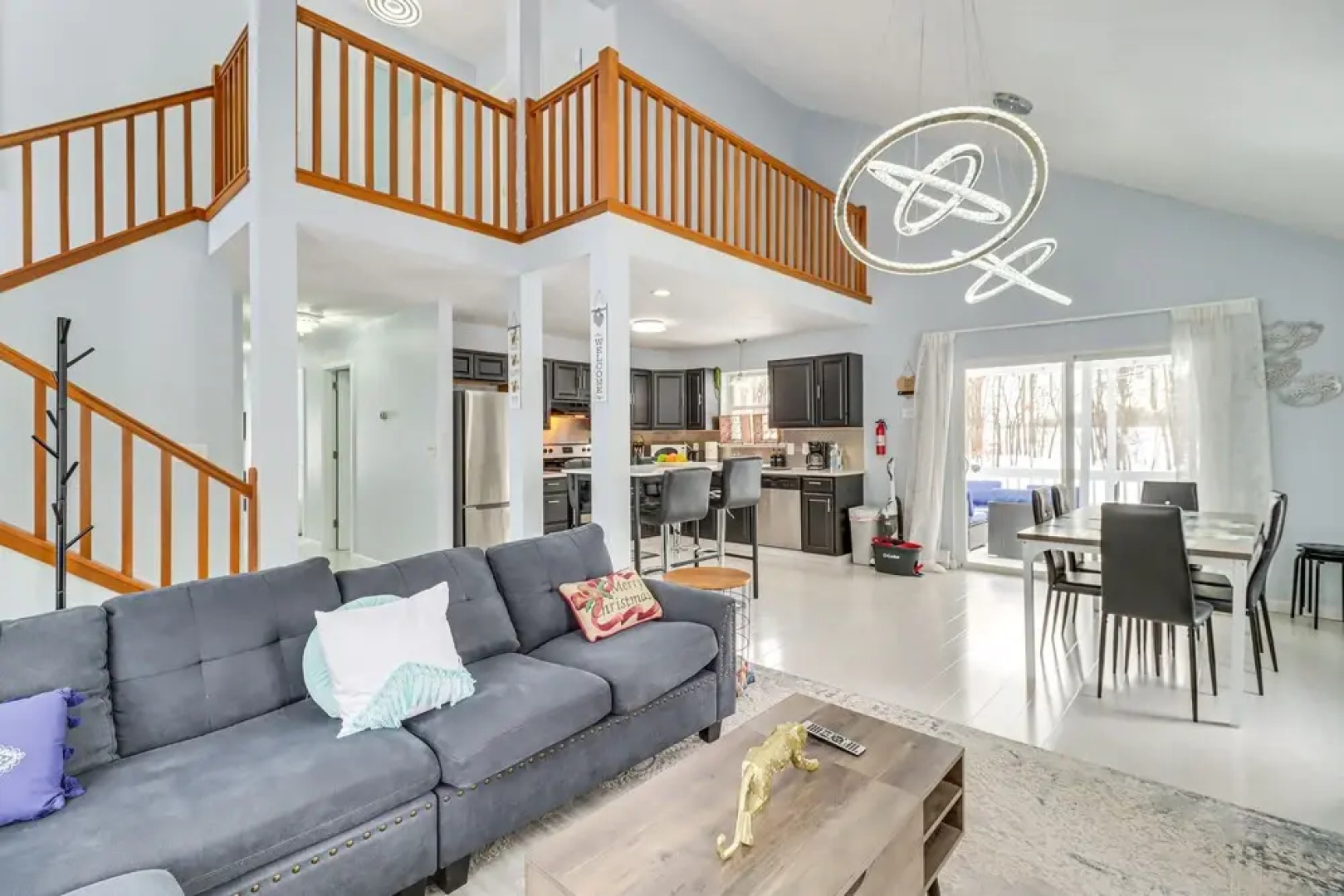 Long Pond Home w/ Private Hot Tub & Game Room