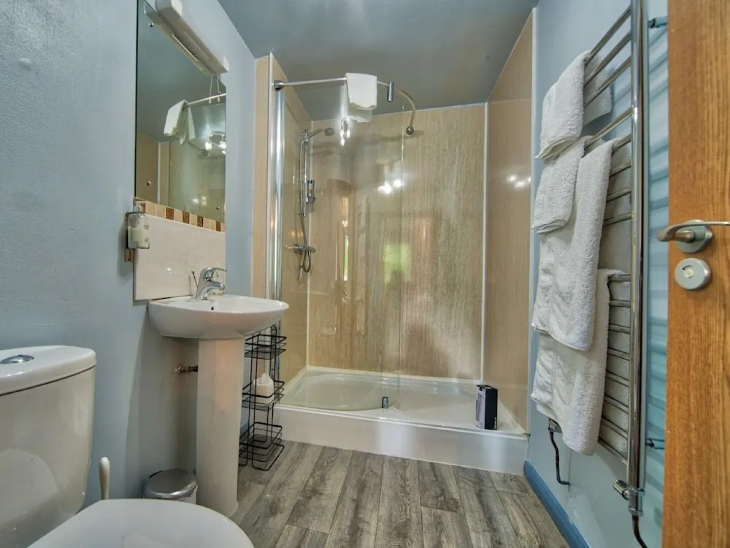 Glan Y Gro Lakeside Suites