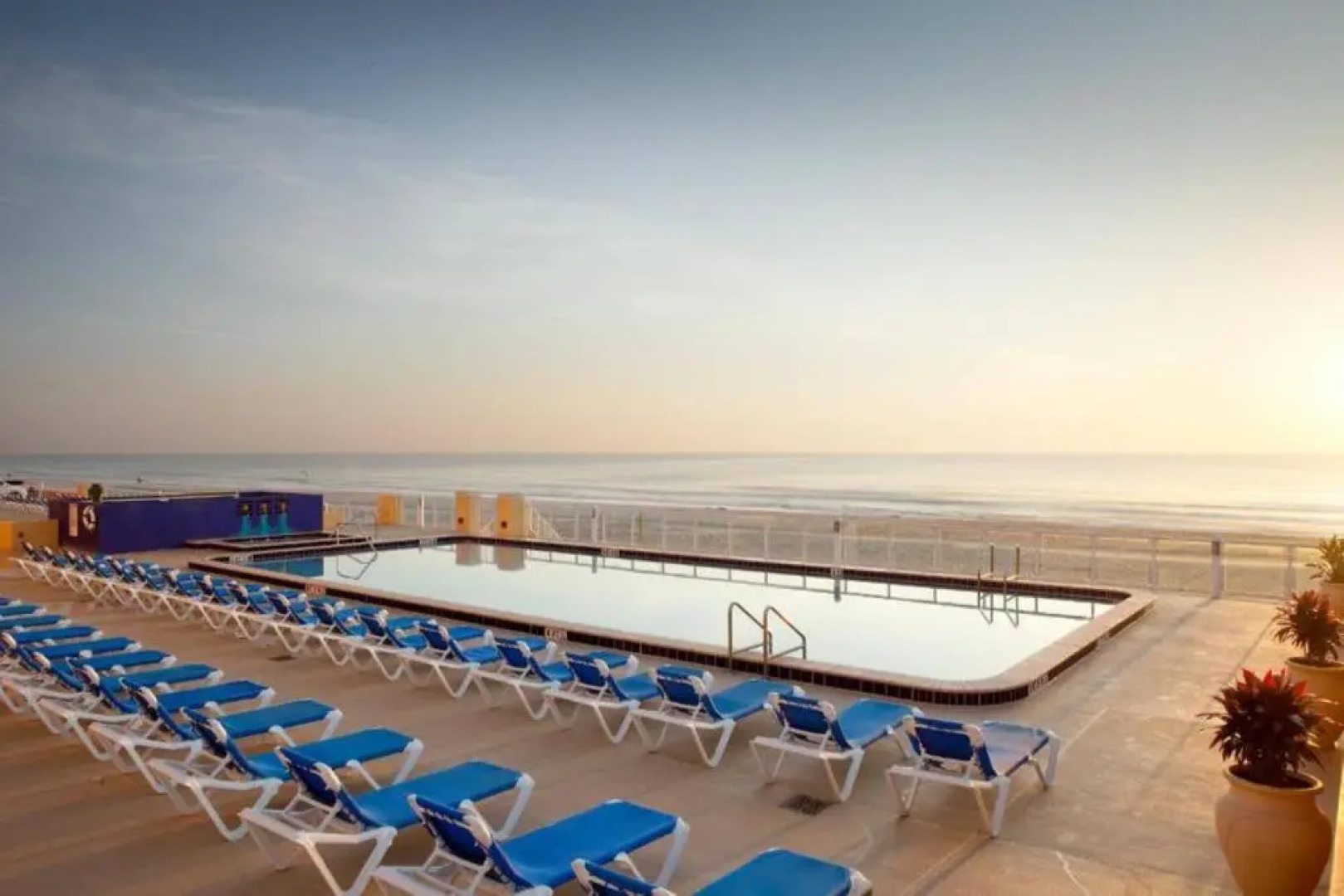 Casa Del Mar Beach Resort