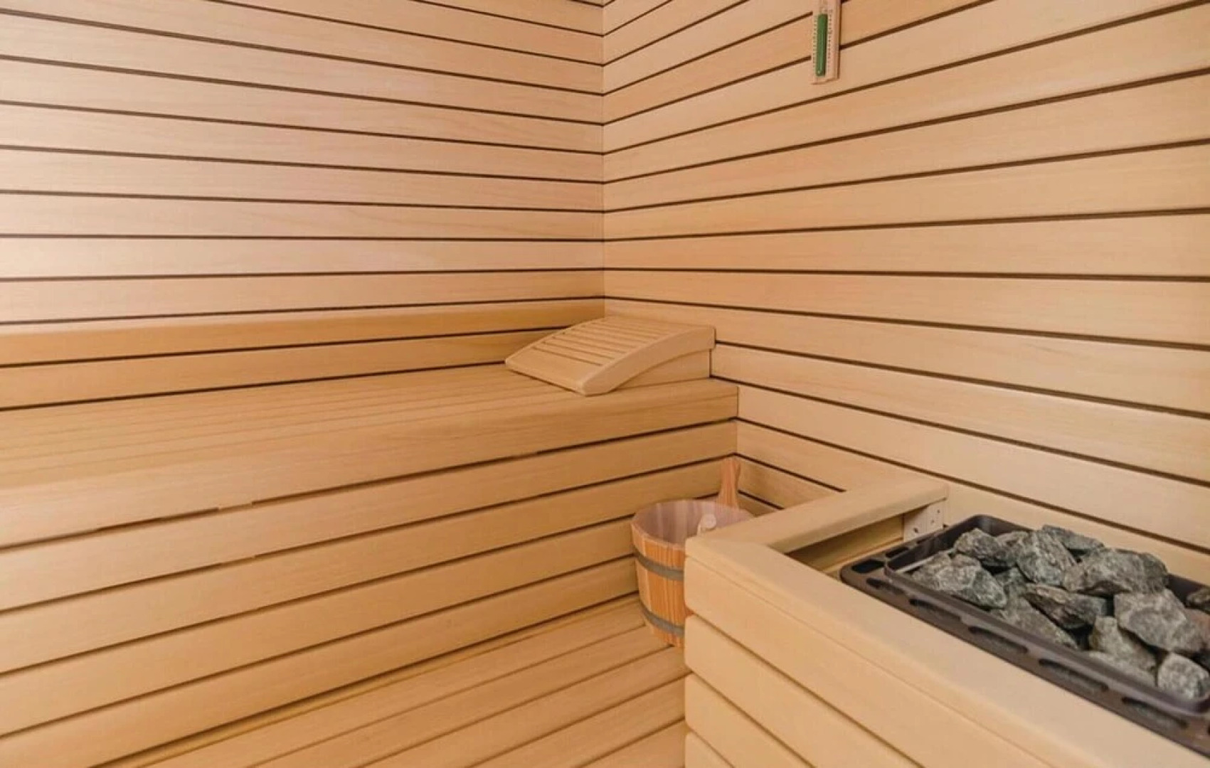 Nice Home in Sreser with Hot Tub, Sauna & WiFi