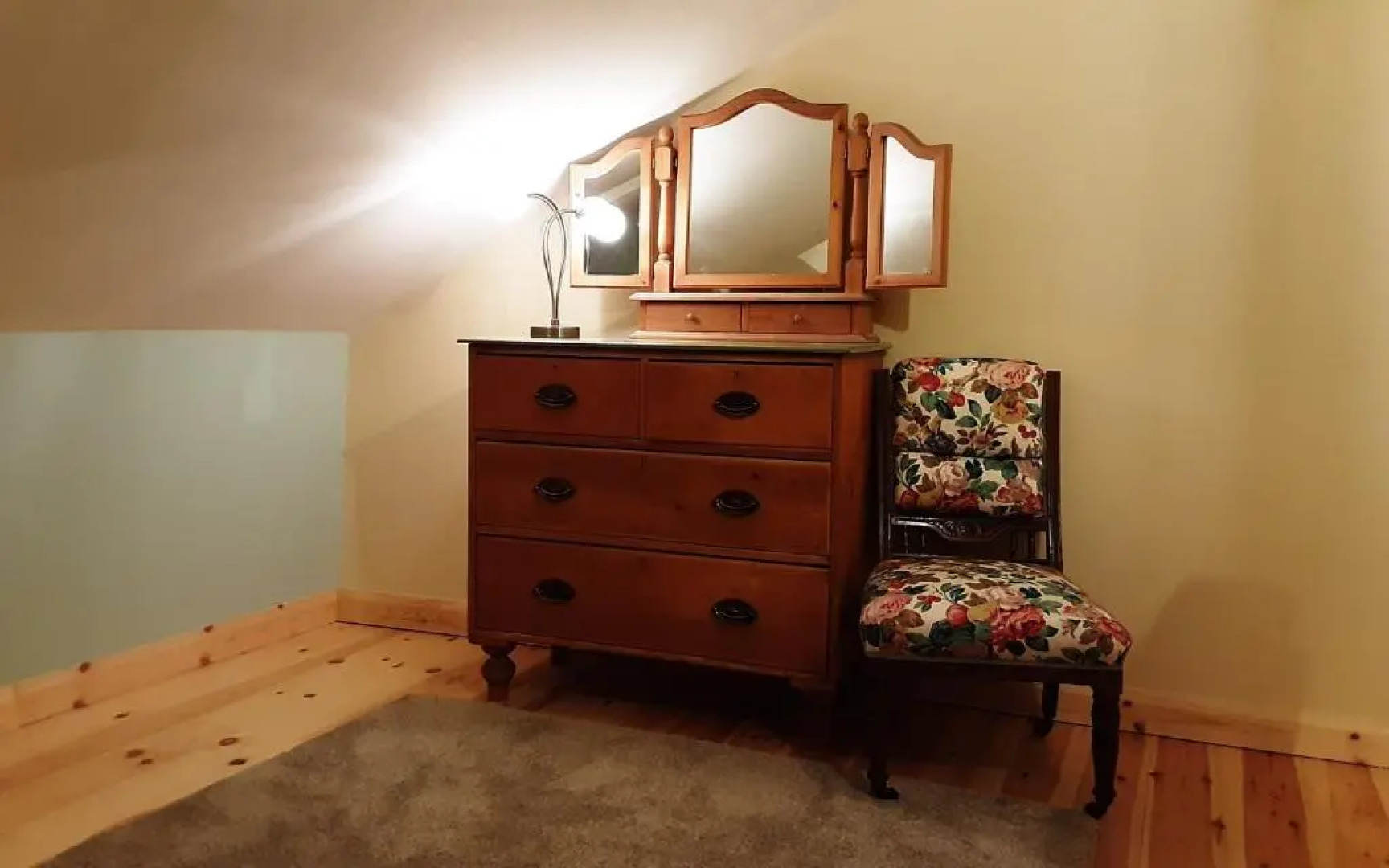 Wesley House Holidays - Choice of 2 Quirky Cottages in 4 private acres